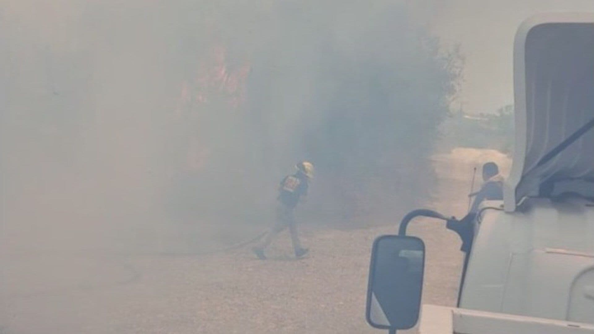 Moviliza Incendio de Pastizal que Amenaza a Vecinos en Allende, NL