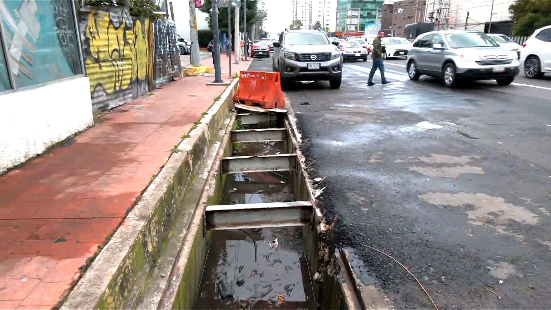 Denuncian Riesgo por Registros Abiertos en la México-Toluca, Cuajimalpa