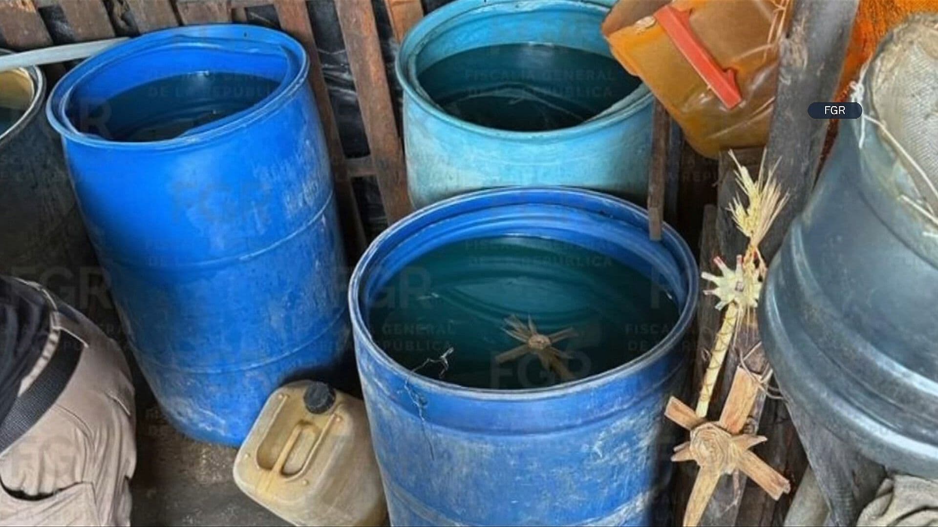 ¿Dónde lo Escondían? Aseguran Más de Mil 800 Litros de Hidrocarburo en Veracruz