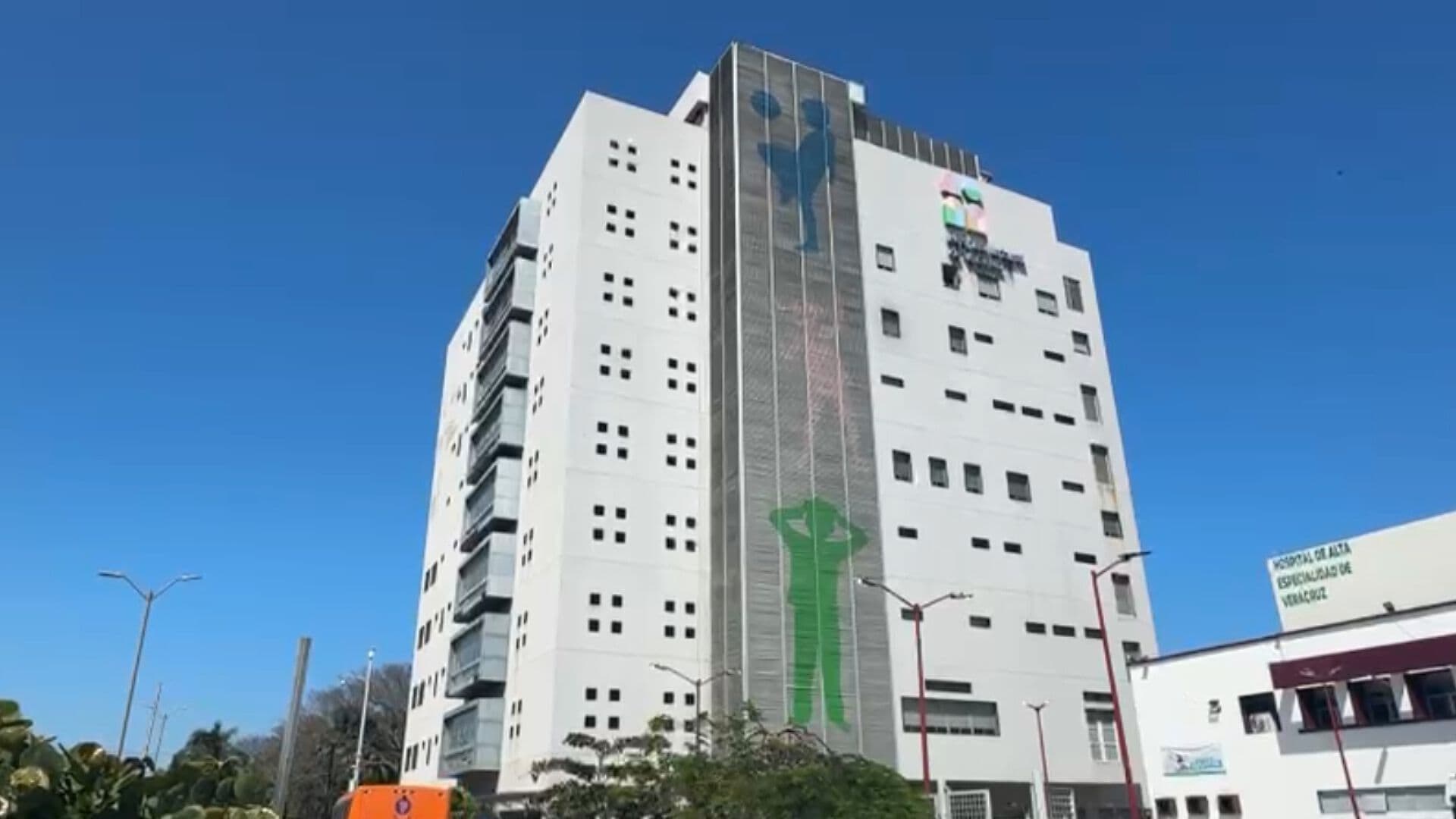 Padre de Recién Nacido Denuncia Presunta Negligencia Médica en Hospital Infantil de Veracruz