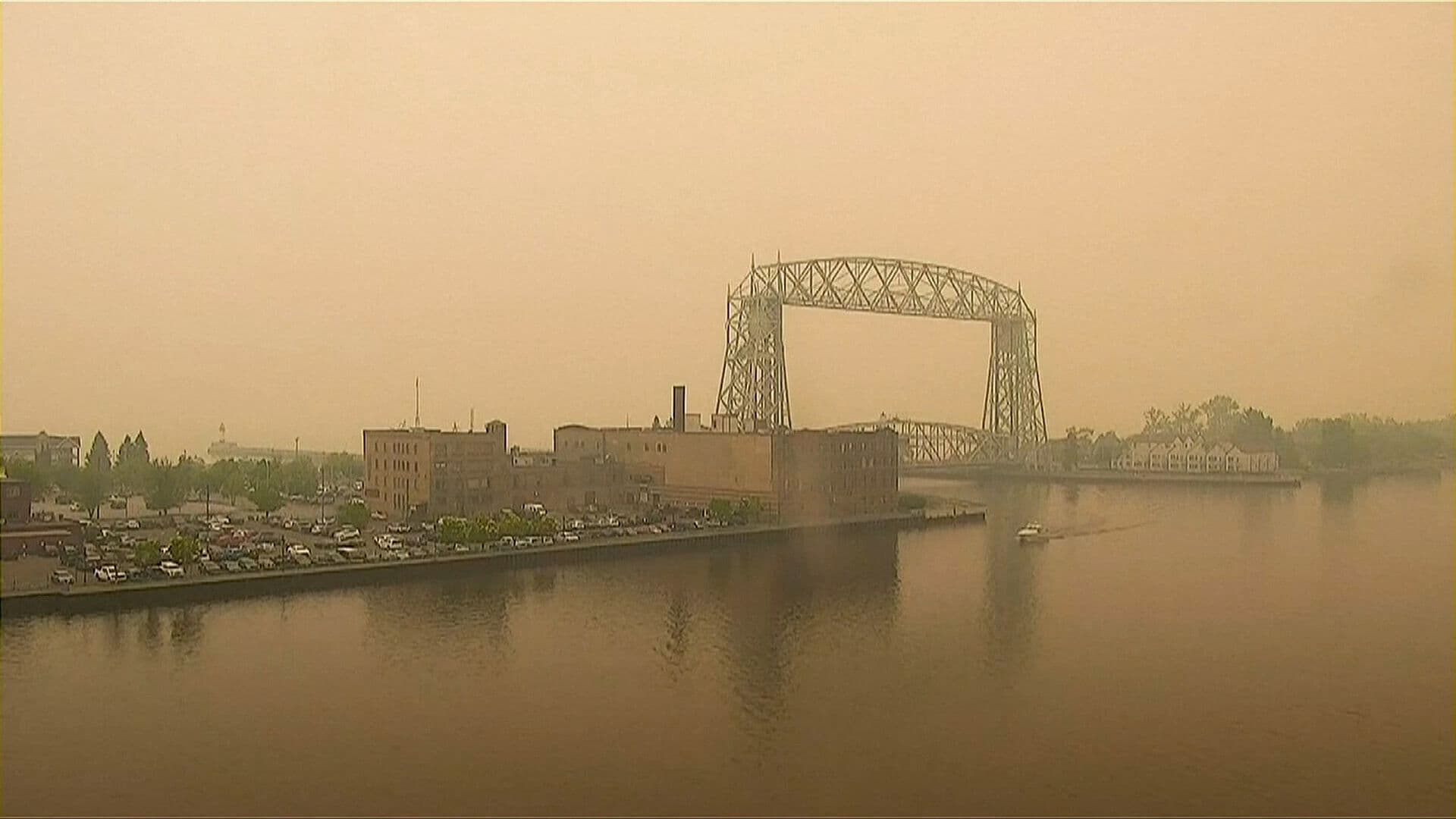 Densa Nube de Humo Cubre Varias Ciudades en EUA, Incluida Donde Se Jugará la Final del Mundial