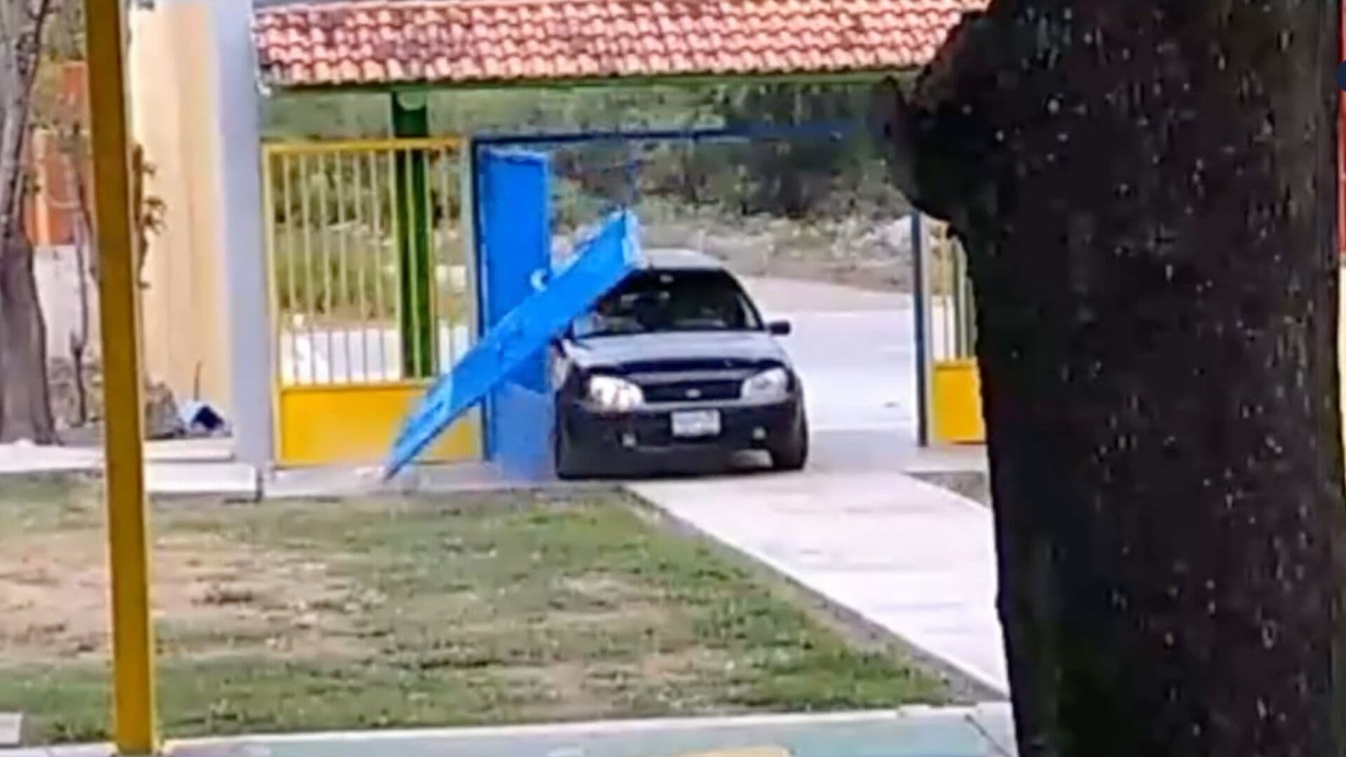 Video Choque Reja Entrada Jardín de Niños Primeros Pasos San MArco Necoxtla Tehuacán Puebla