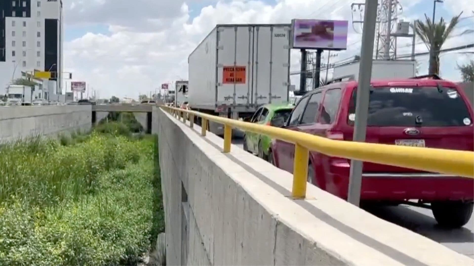 Dren 2-A en Ciudad Juárez Sigue con Maleza y Azolve Tras Hallazgo de Plantas de Marihuana