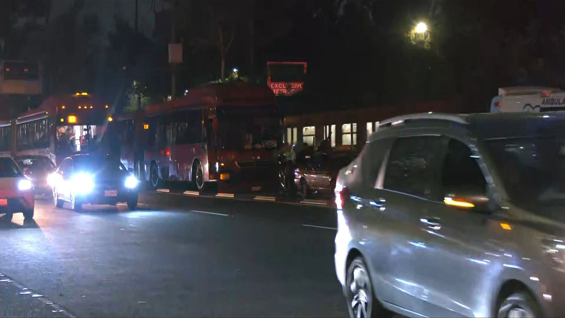 Motociclista Invade Carril Confinado Provoca Choque contra Metrobús en Insurgentes Norte