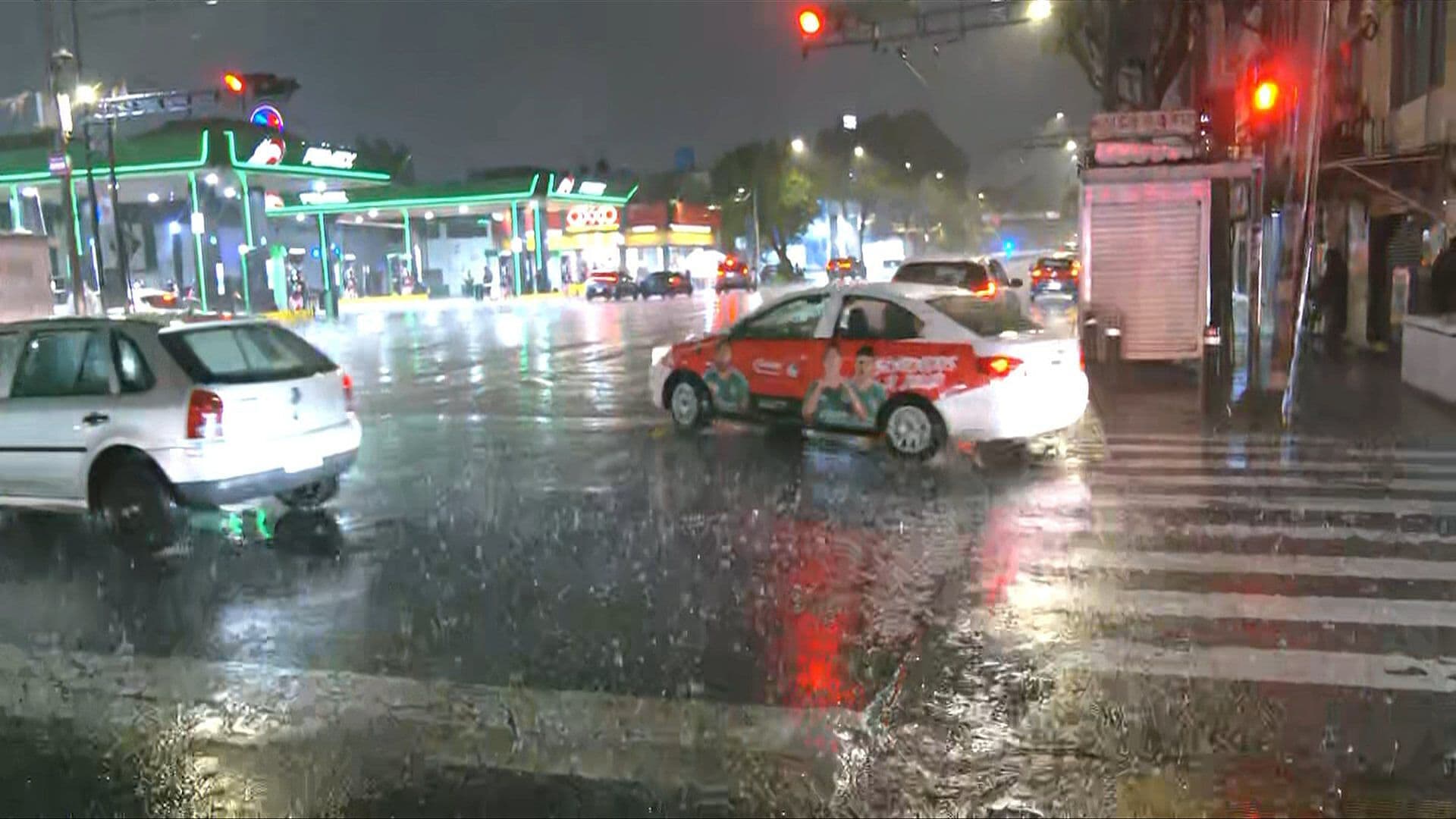 Así Avanza Intensa Lluvia Nocturna Hoy en CDMX