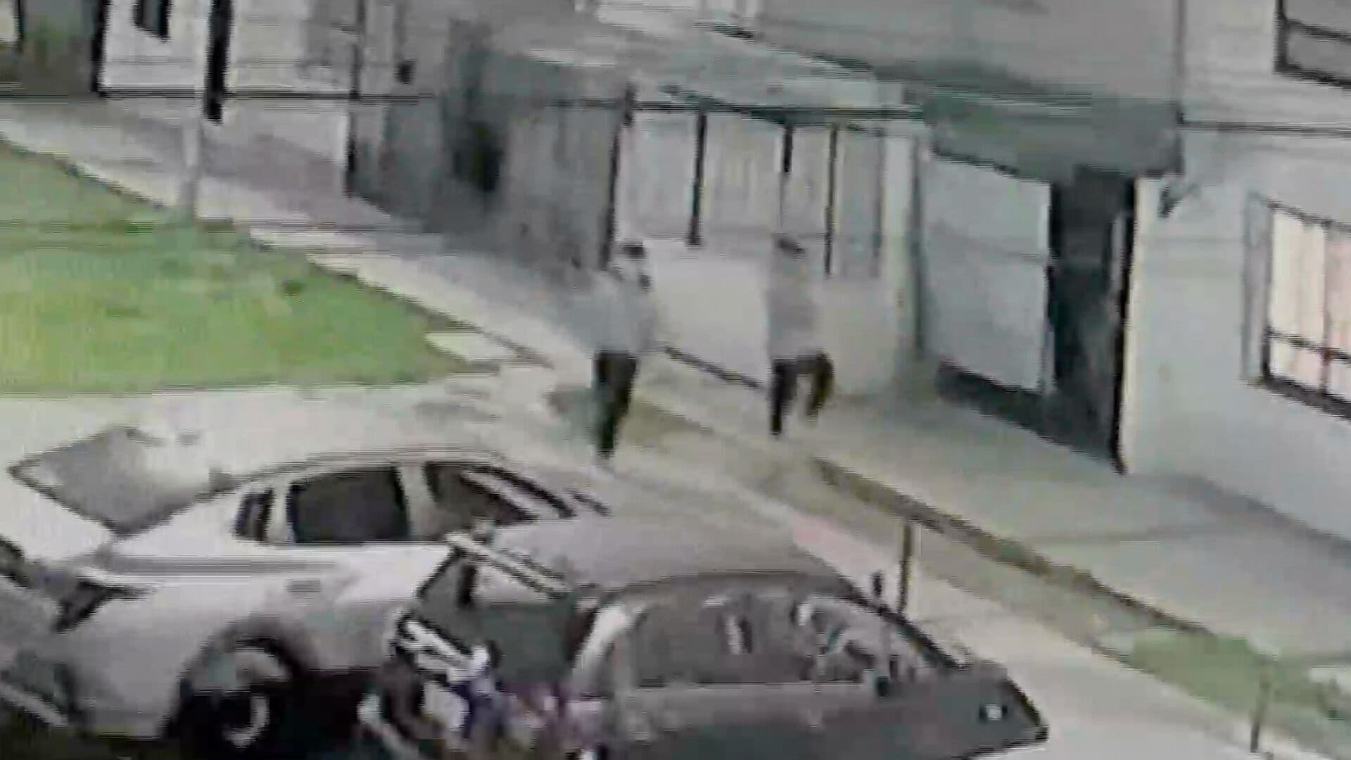 Video Dos Jóvenes Rompieron Cristal Departamento Unidad Habitacional Manuel Rivera Anaya Puebla
