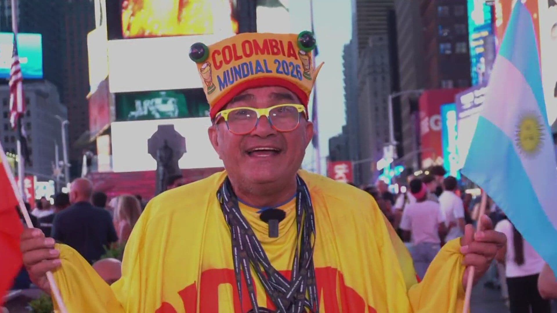 Times Square Vibra con Miles de Aficionados antes de la Final del Mundial
