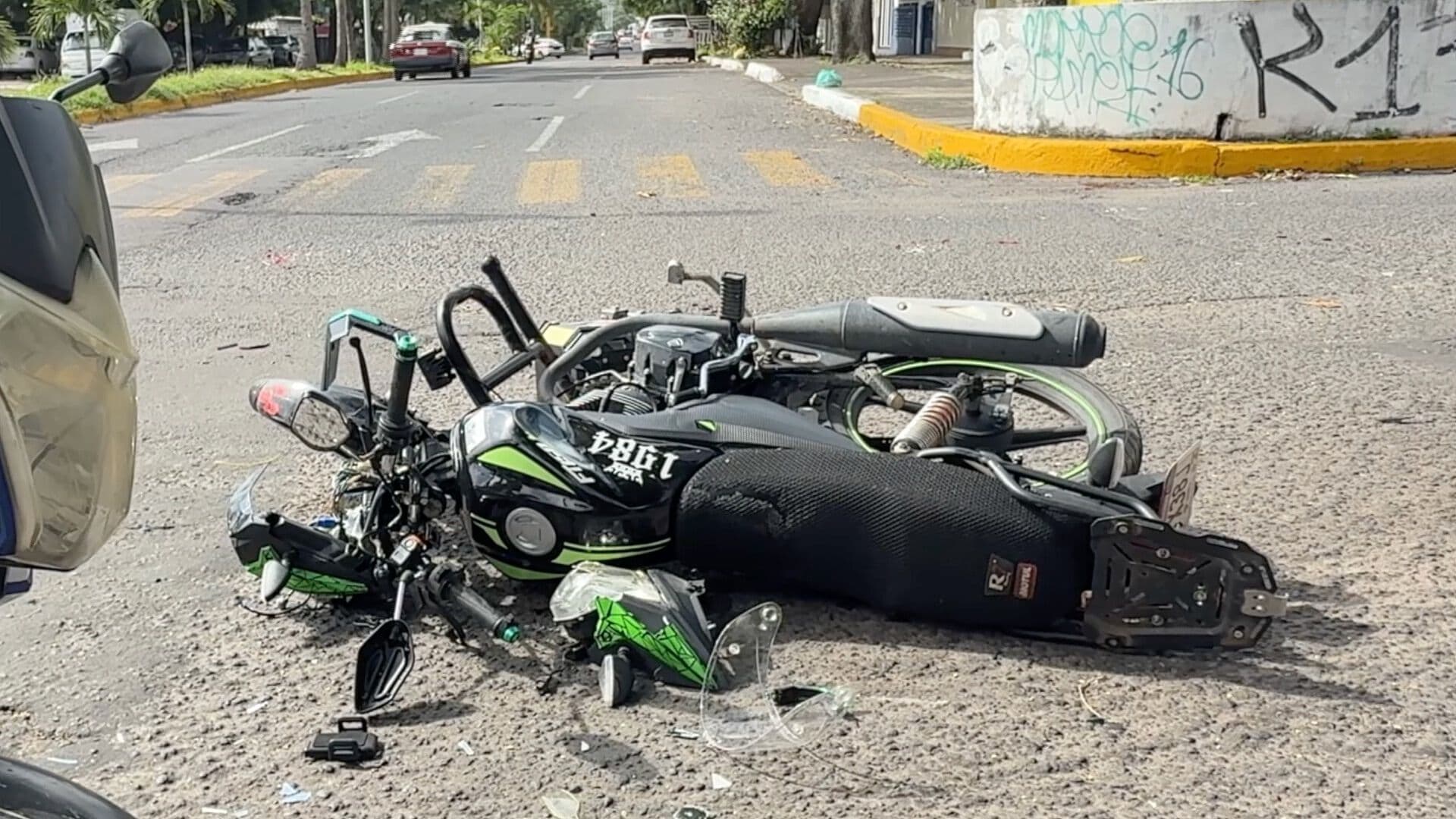 Motociclista Resulta Lesionado al Estrellarse Contra Camioneta en Veracruz