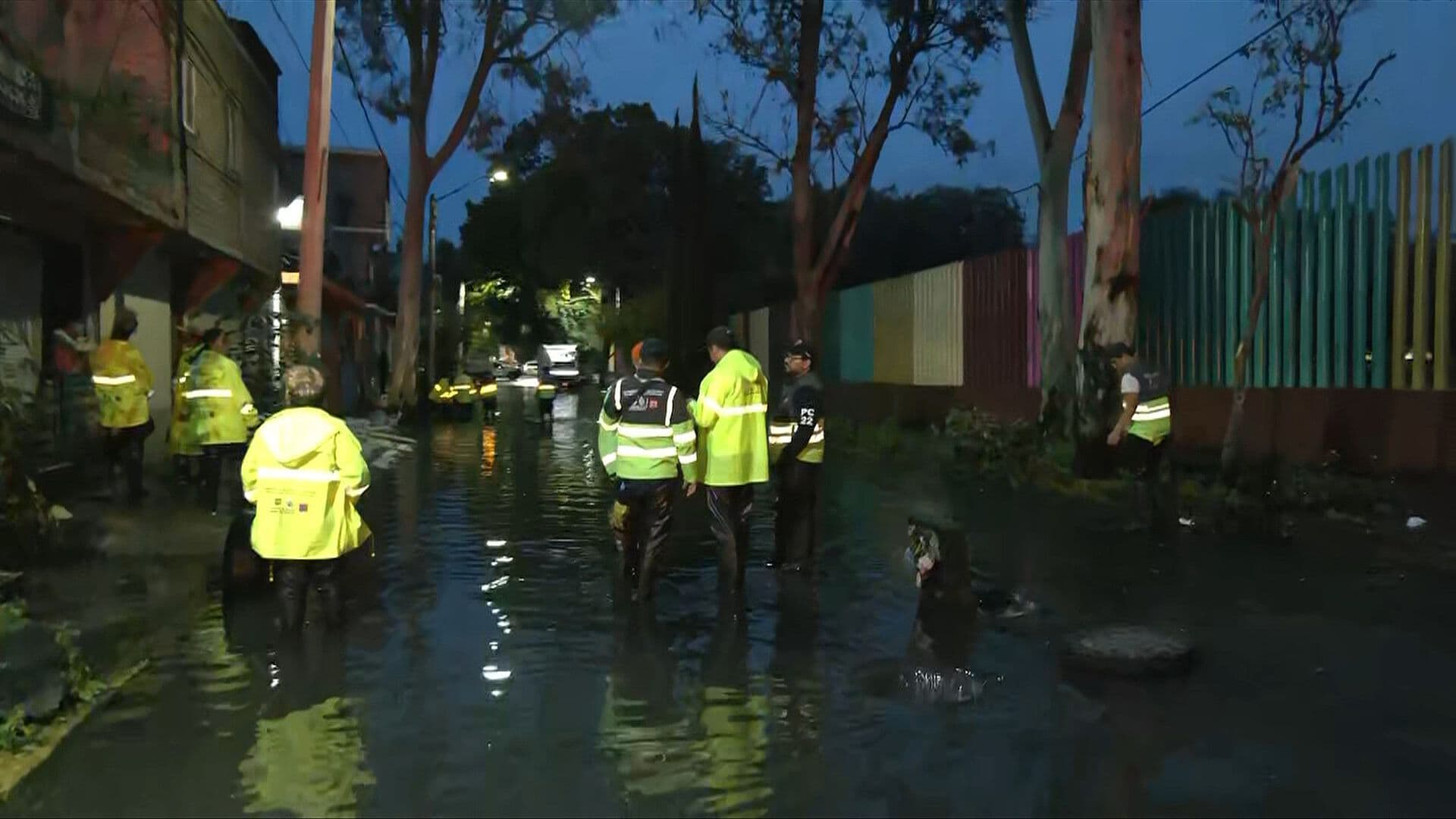 Inundaciones en Oriente de CDMX: Protección Civil Auxilia en Casas Aledañas a la Ignacio Zaragoza