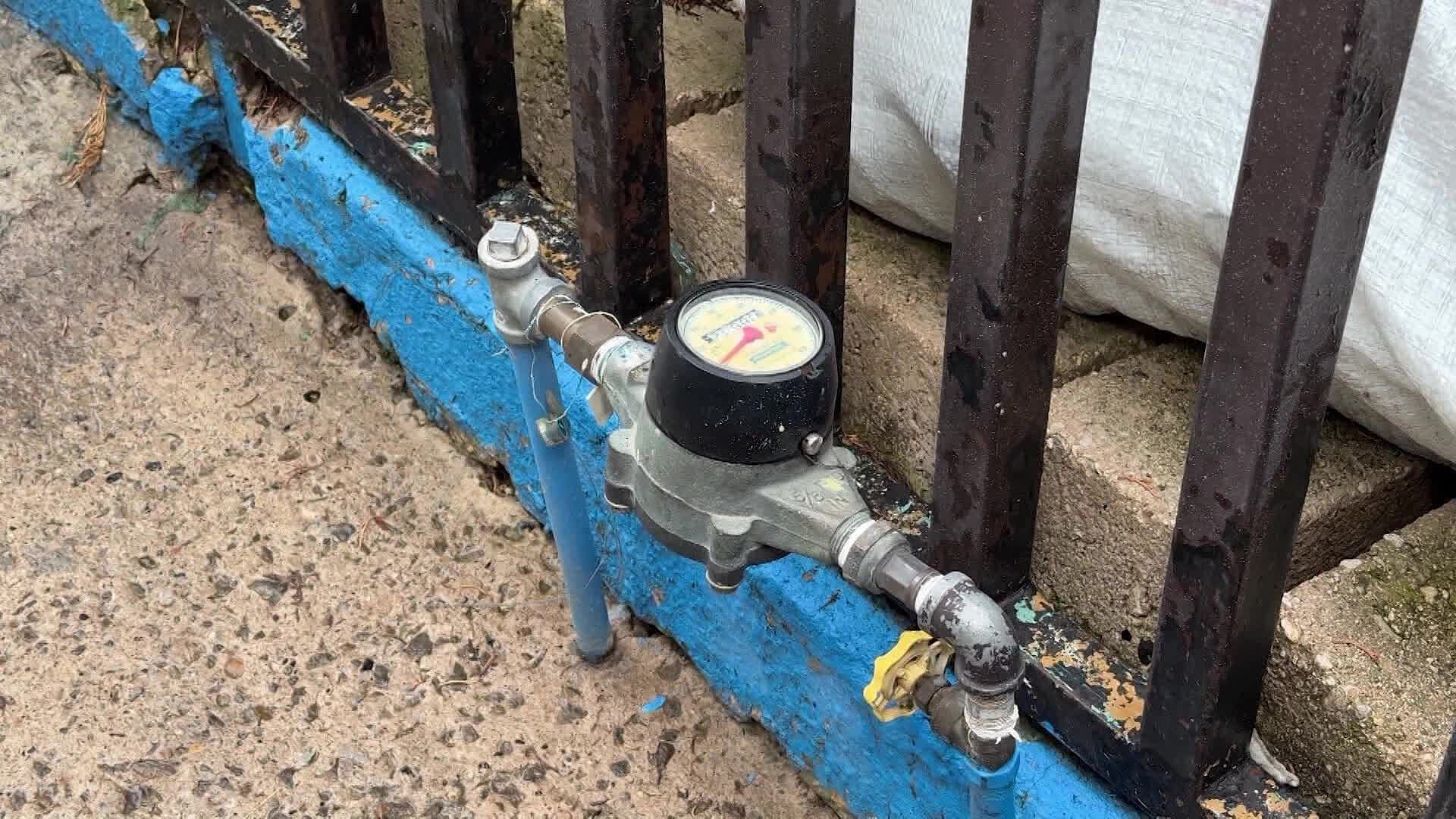 Autoridades Entregan Ayudas Provisionales a Ciudadanos que Reciben Agua de Mala Calidad