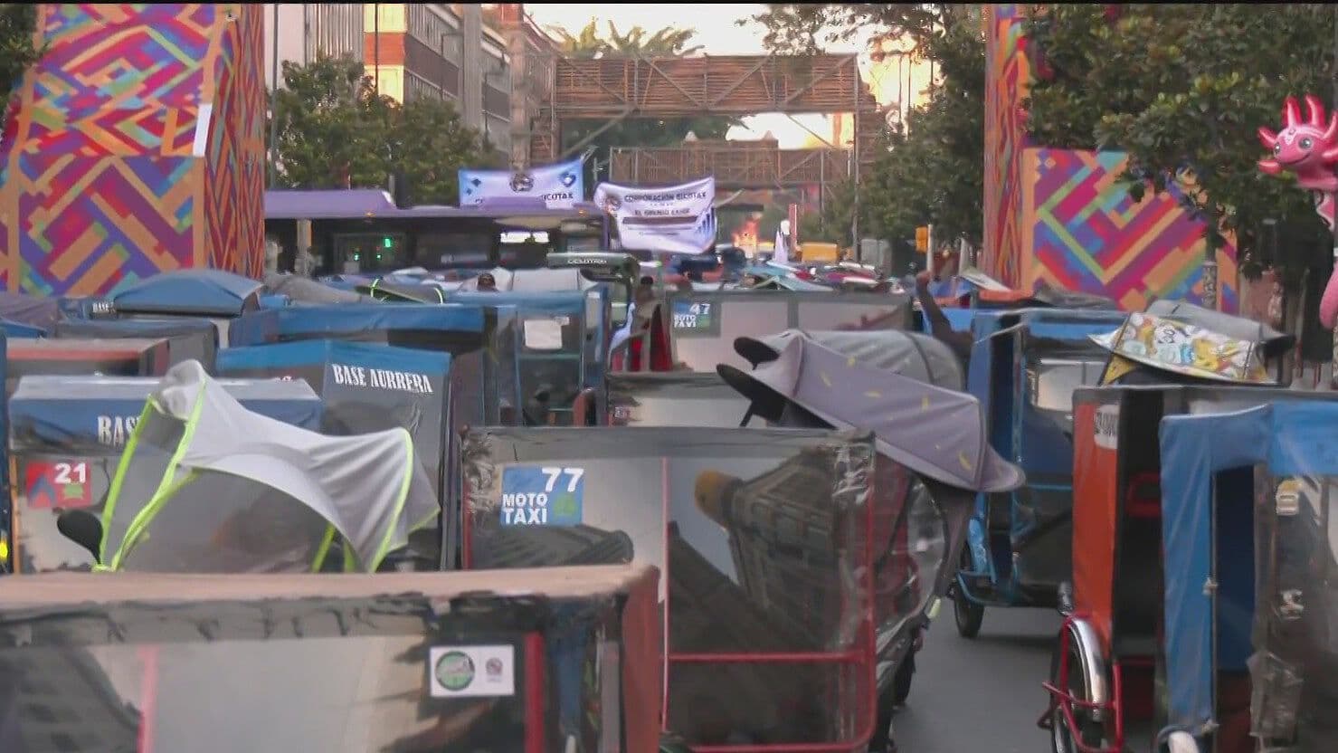Movilización de Mototaxistas en el Centro Histórico de CDMX ¿Qué Piden?