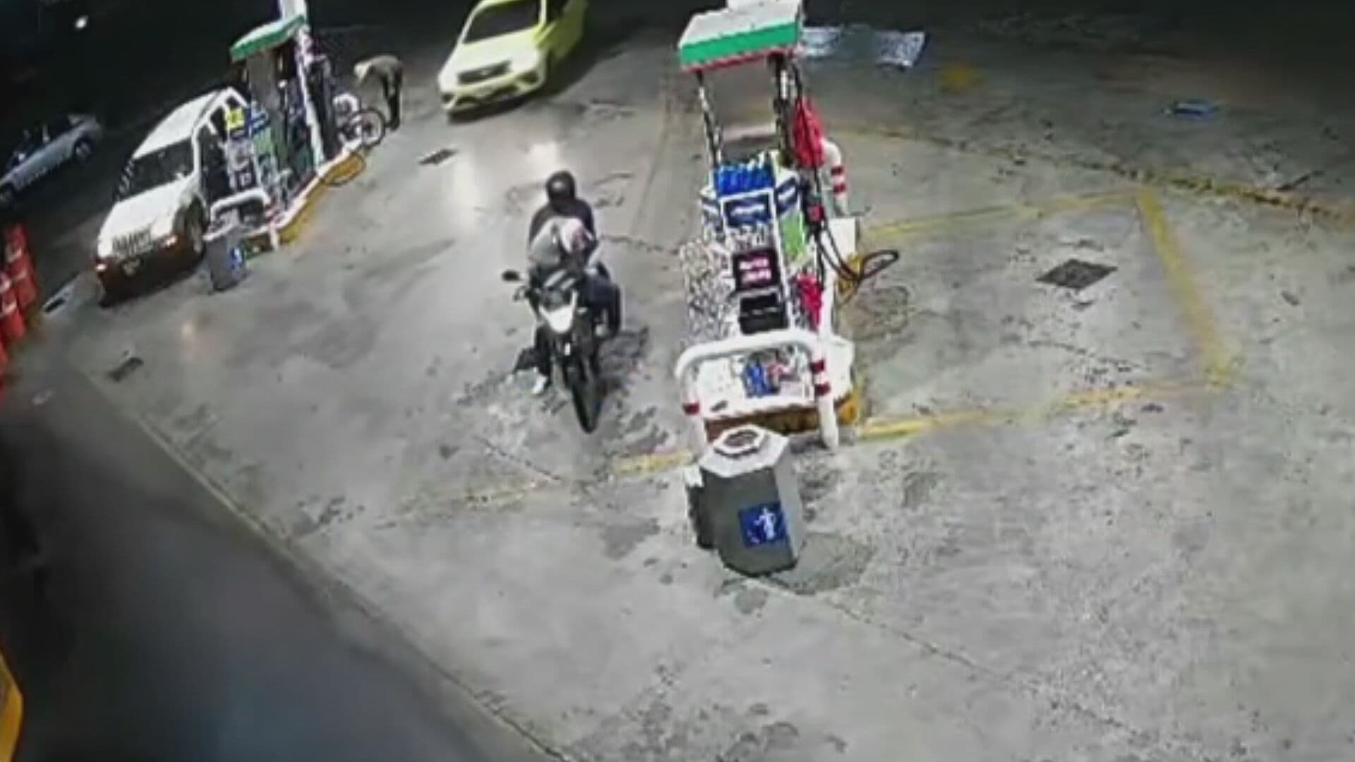 Cámara Capta Violento Asalto en Gasolinera de Tehuacán, Puebla
