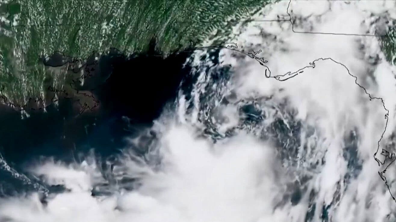 VIDEO | Así se Ve Desde el Espacio el Avance de la Tormenta Bertha