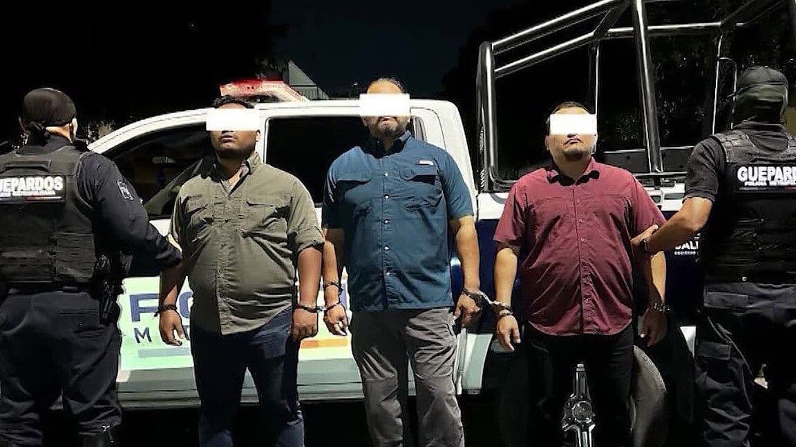 Detienen a 3 Sujetos que se Hacían Pasar como Escoltas en Guadalajara; Portaban Armas de Fuego