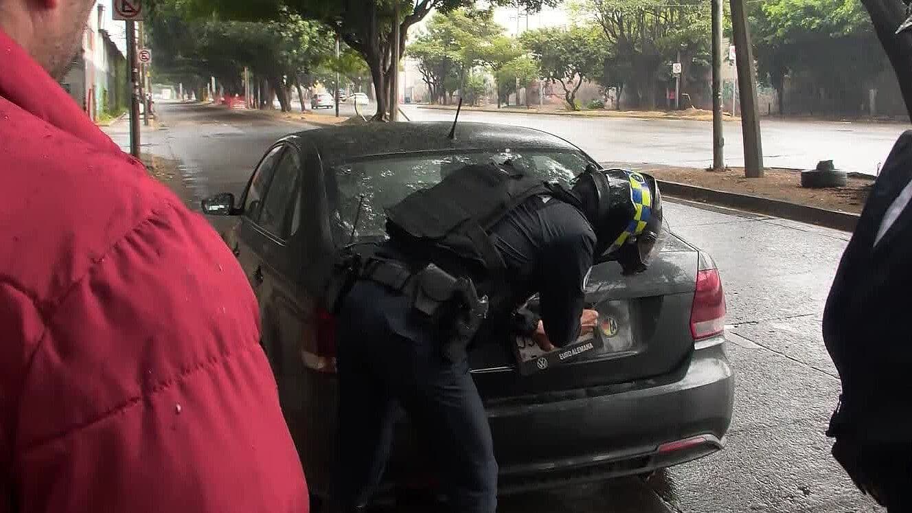 Suman Más de 20 Automovilistas Multados por No Tener Placas Actualizadas en Jalisco