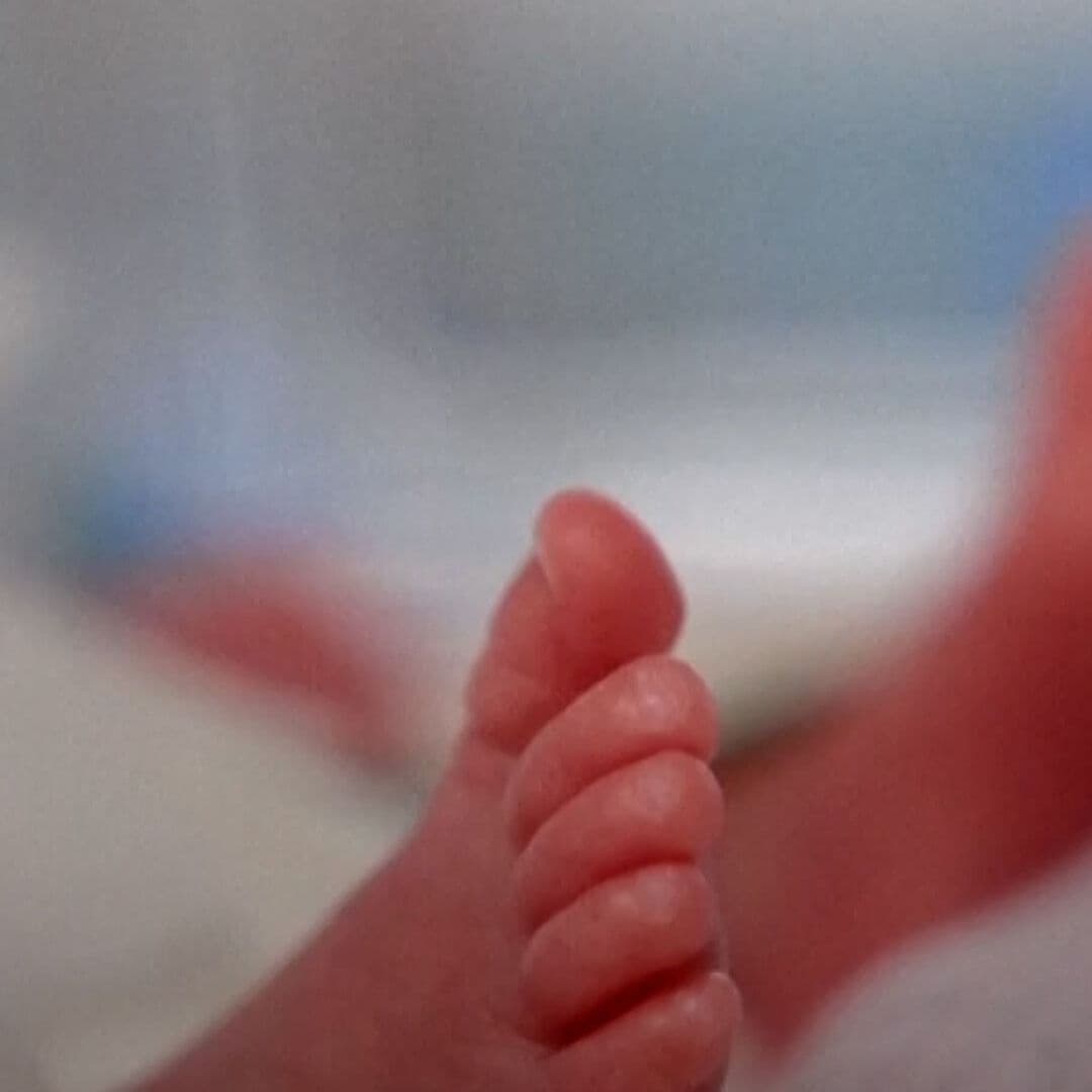 Madre Da a Luz a Cuatrillizas Idénticas