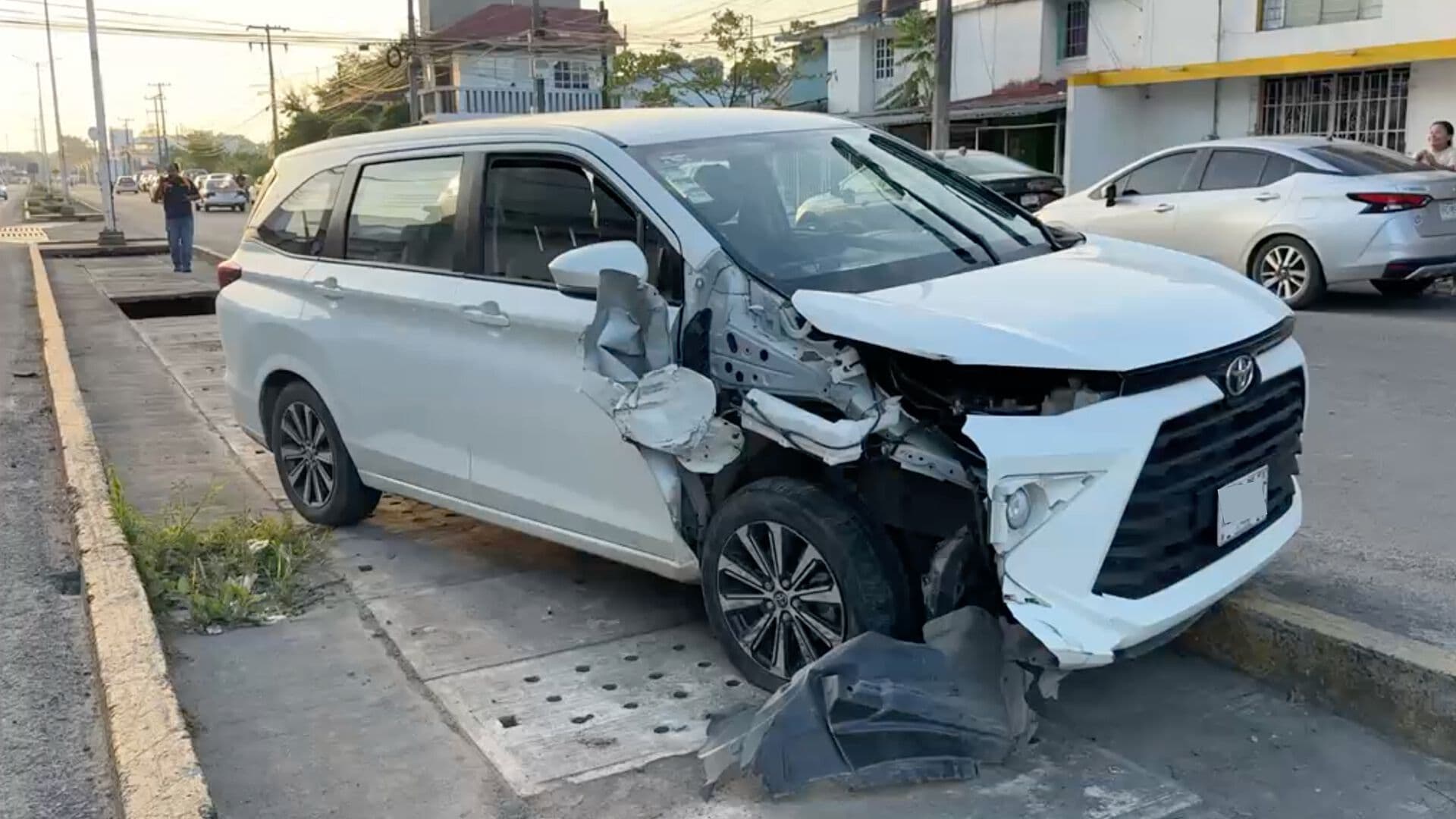 Choque en Tuxpan Deja a Dos Mujeres Lesionadas Avenida Cuauhtémoc Colonia Del Valle Norte de Veracruz