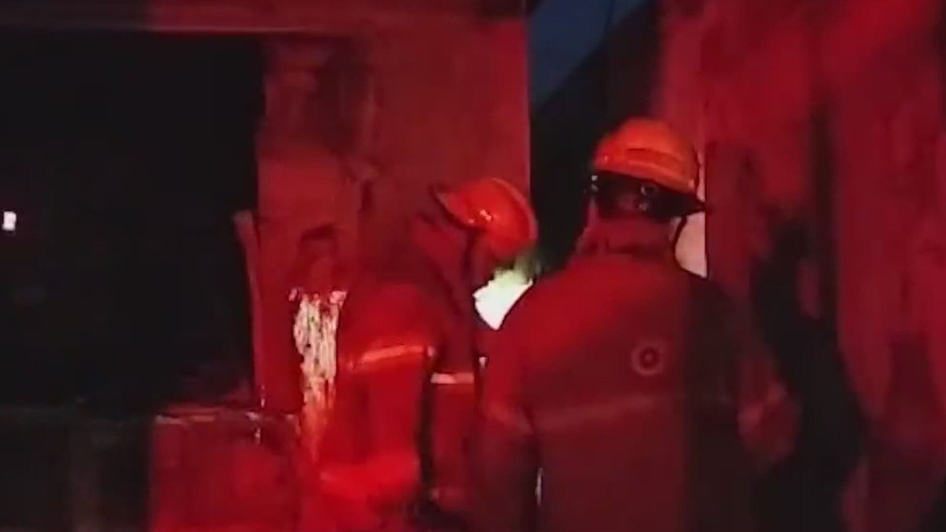 Salvan Bomberos a Hombre Tras Incendio de su Casa en Col. Las Águilas en Guadalupe