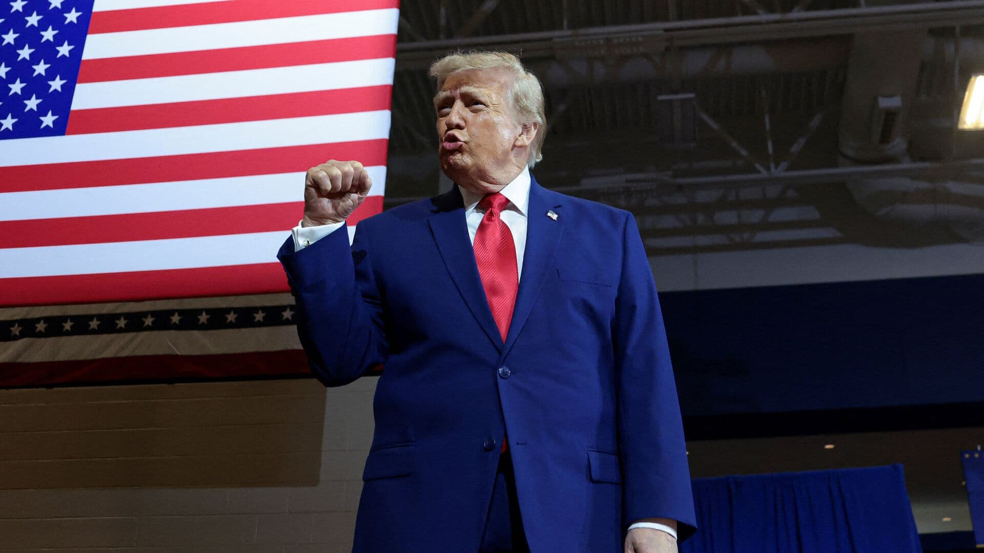 Donald Trump Lanza Advertencia de Bombardeos a Irán