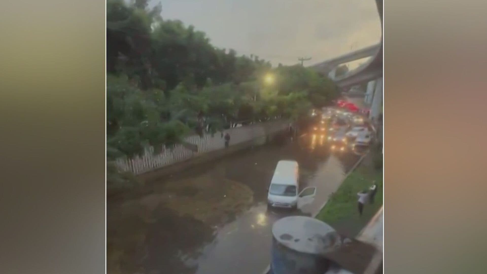 Reportan Severa Inundación en Periférico y Conscripto, Frente al Comité Olímpico