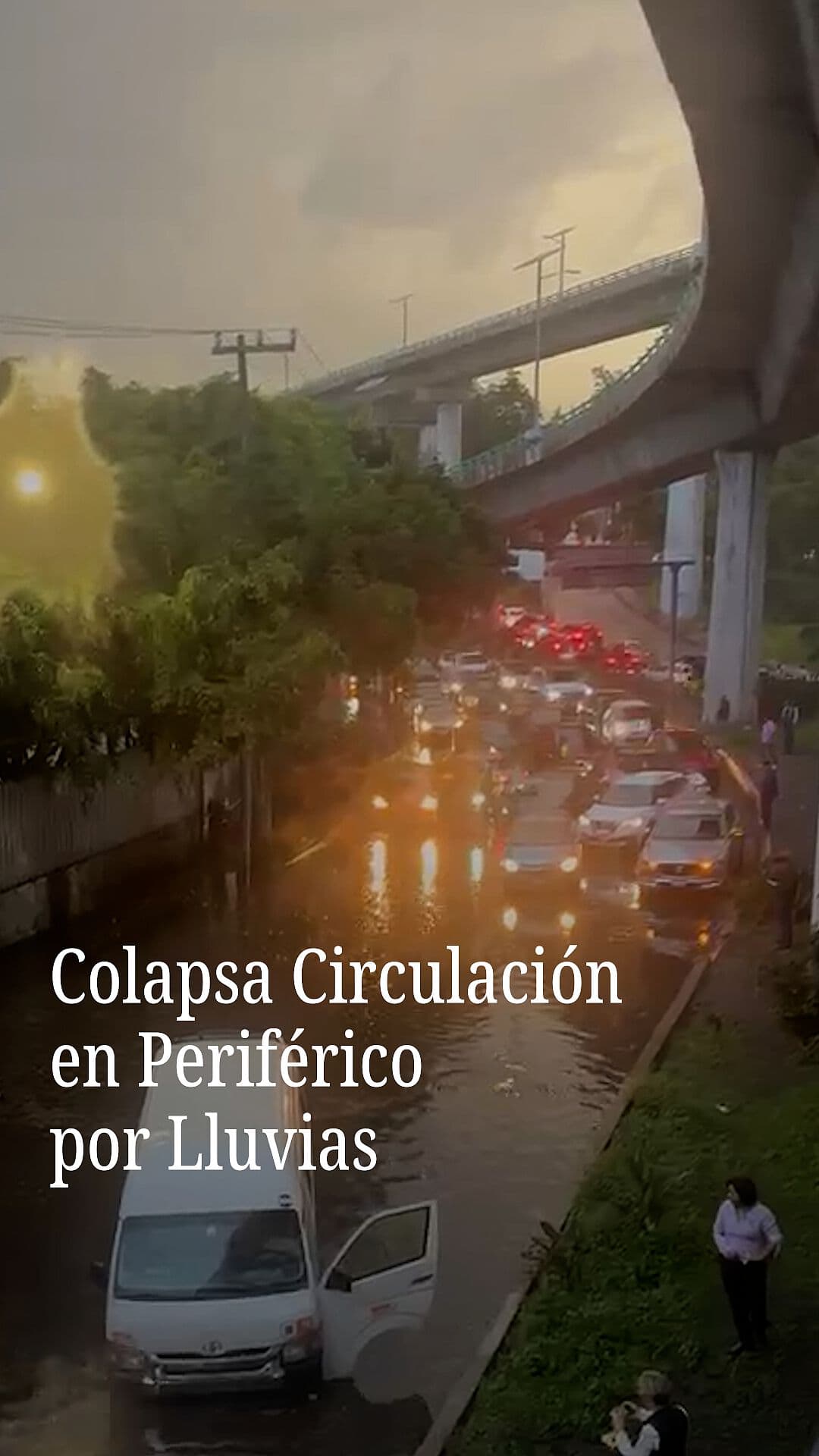 Colapsa Circulación en Periférico por Lluvias