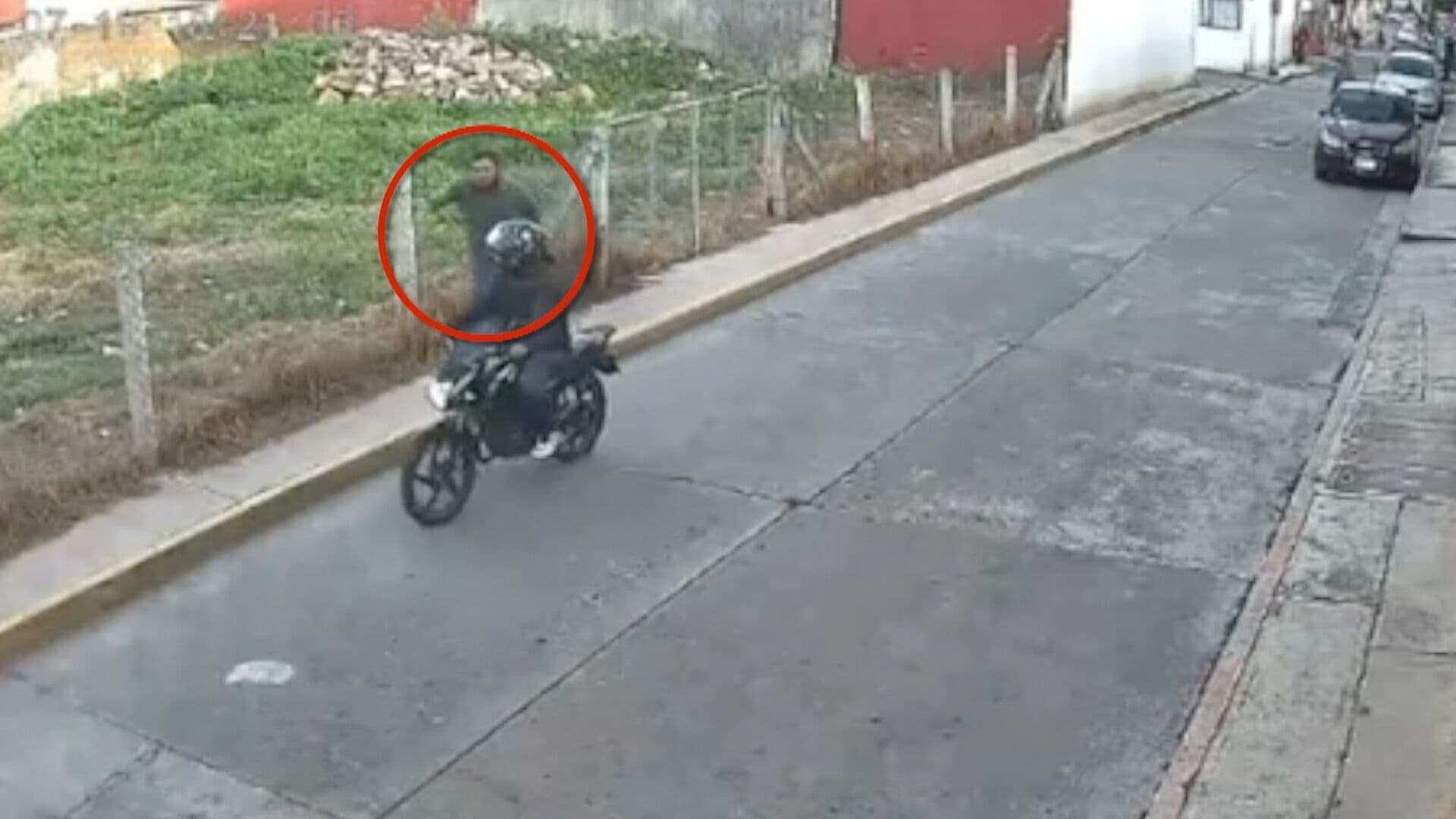 Captan en Video a Sujeto Robando Motocicleta en Calles de Zacatlán, Puebla