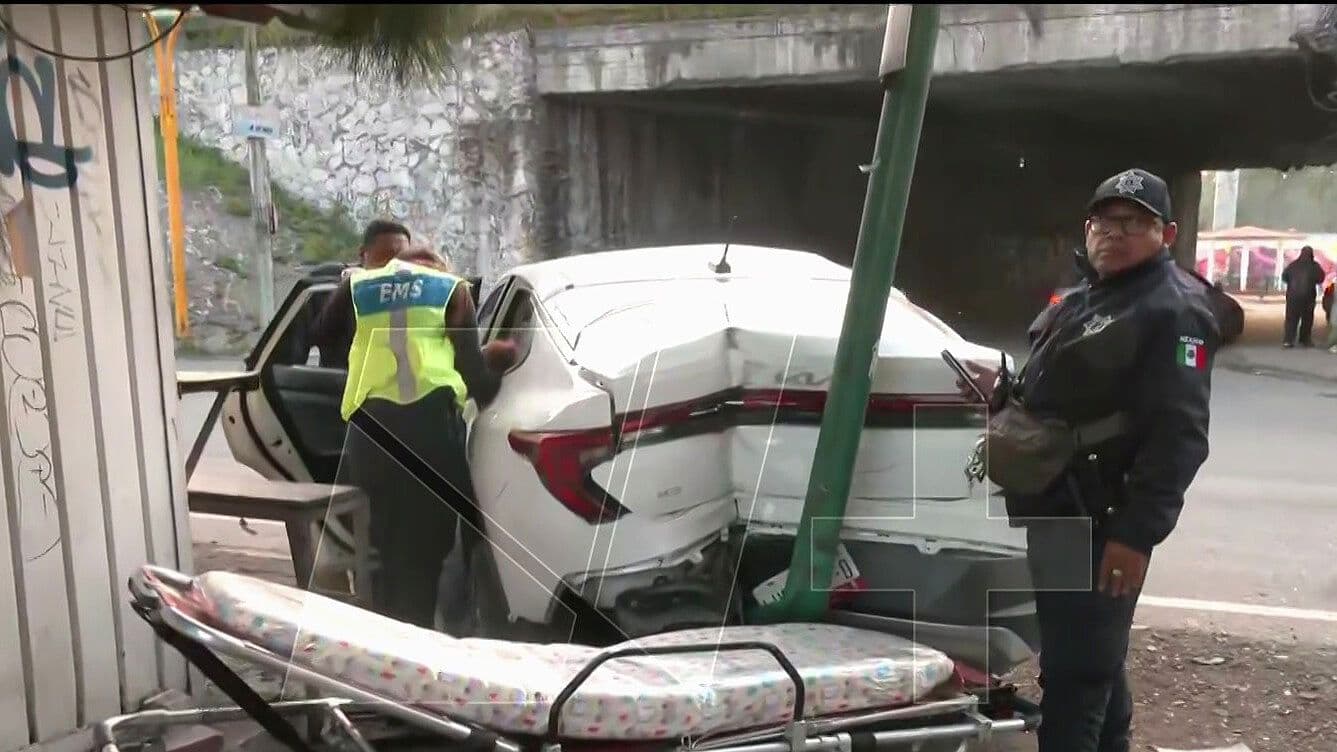 Choque en la México-Querétaro: Atienden a Embarazada, al Parecer Estaba Ebria