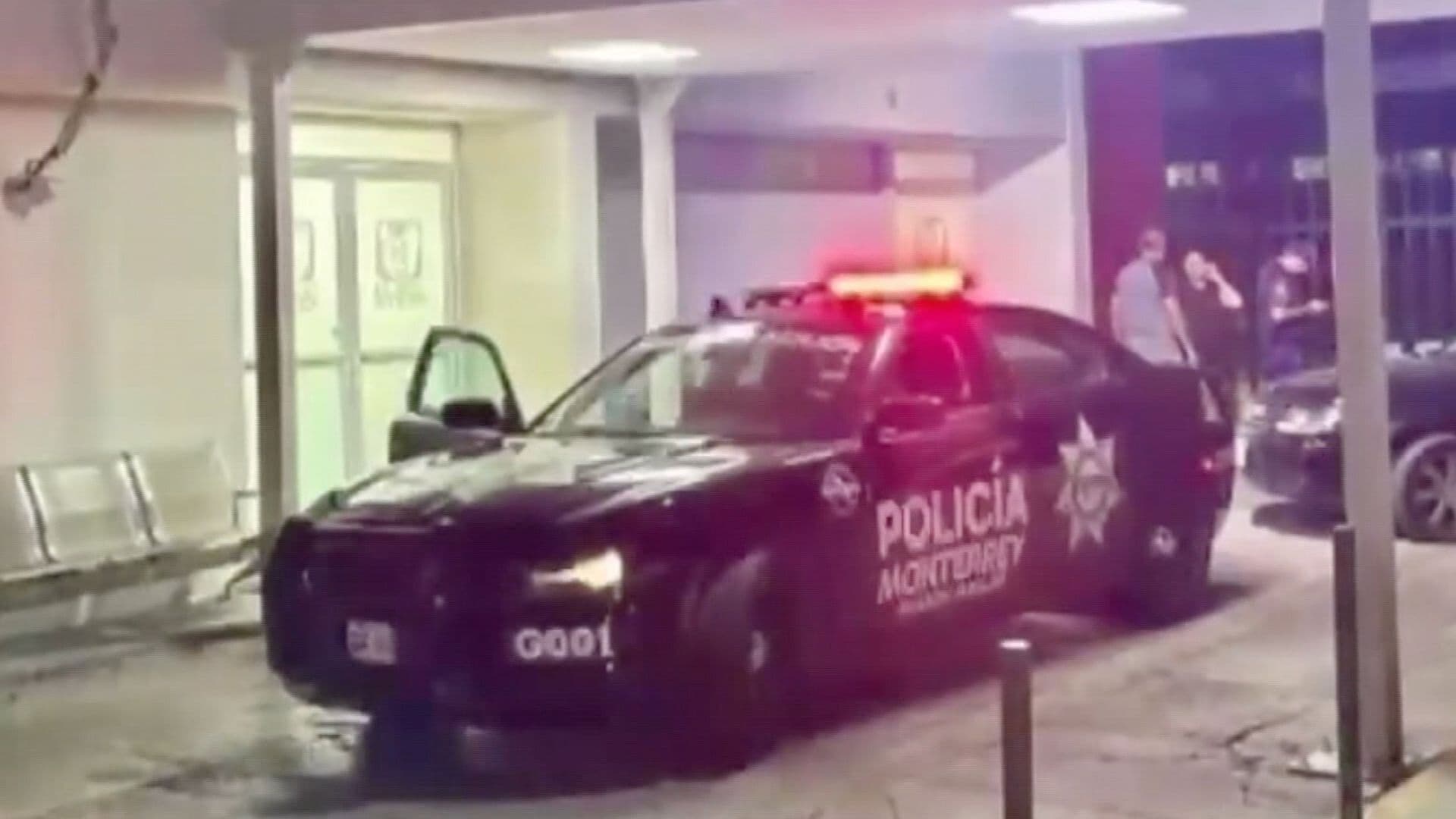 Policía Auxilia a Joven Lesionado con Vidrio en Monterrey, Nuevo León