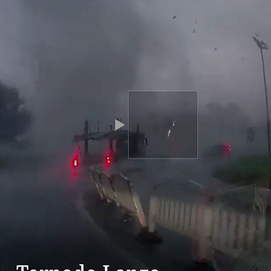 "Tornado Lanza un Auto por los Aires"