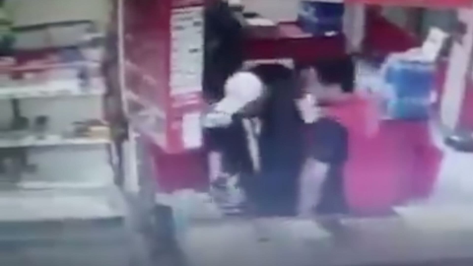 Video Dos Delincuentes Asalto Armado Tienda 3B Gran Avenida Calle 32 Poniente Puebla