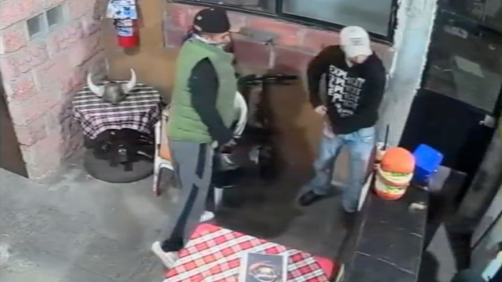 Video Dos Delincuentes Asalto Armado Negocio Colonia Lomas del Sol Puebla