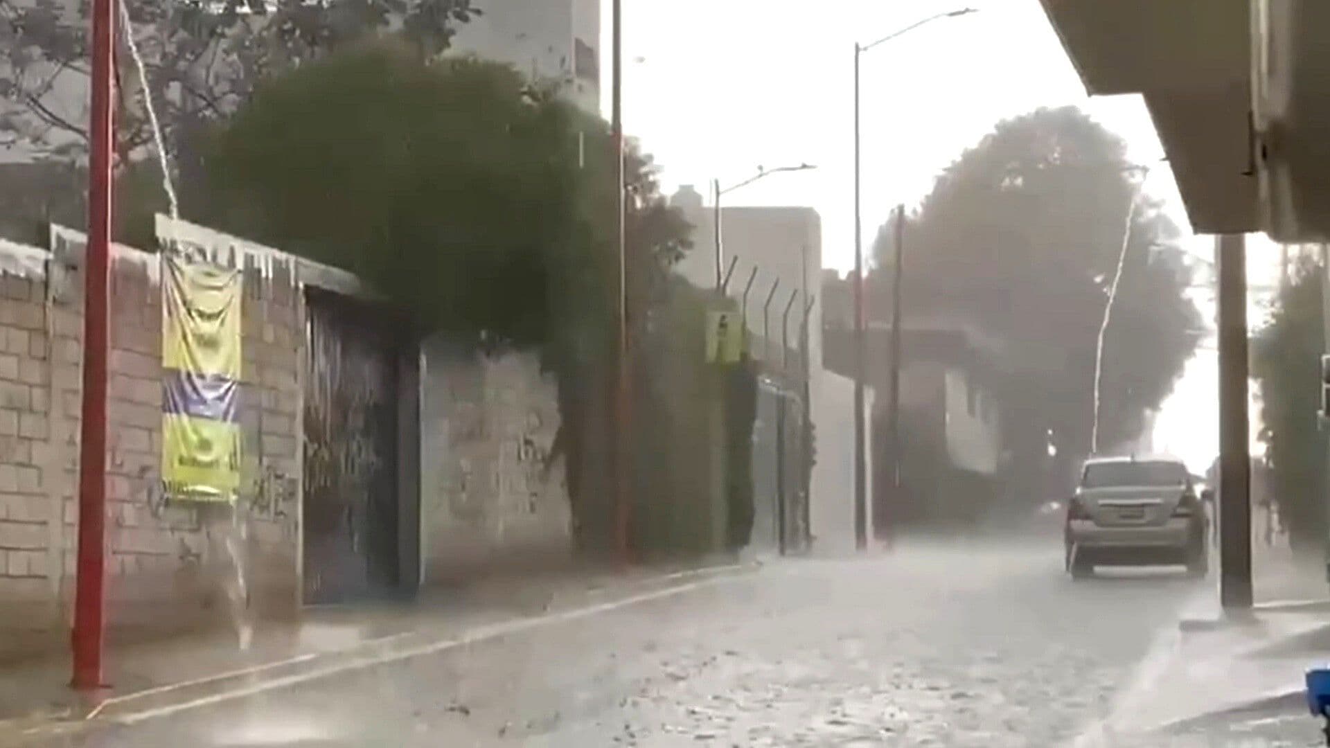 Diversos Fenómenos Meteorológicos, entre Ellos la Tormenta 'Bertha', Causarán Lluvias en 27 Estados