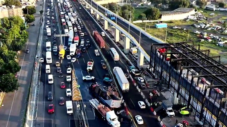 Accidente en la México-Puebla Hoy; Así se Ve Desde el Aire las Filas Kilométricas de Autos