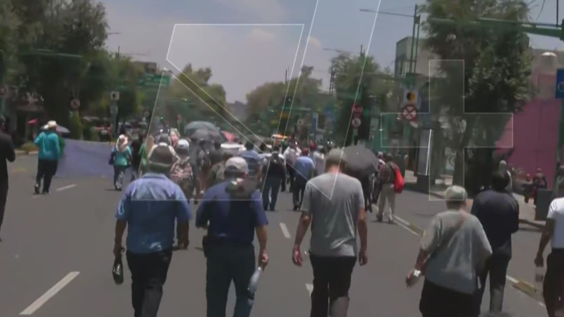 Jubilados y Pensionados Marchan sobre Eje Central en CDMX: ¿Qué Piden los Manifestantes?