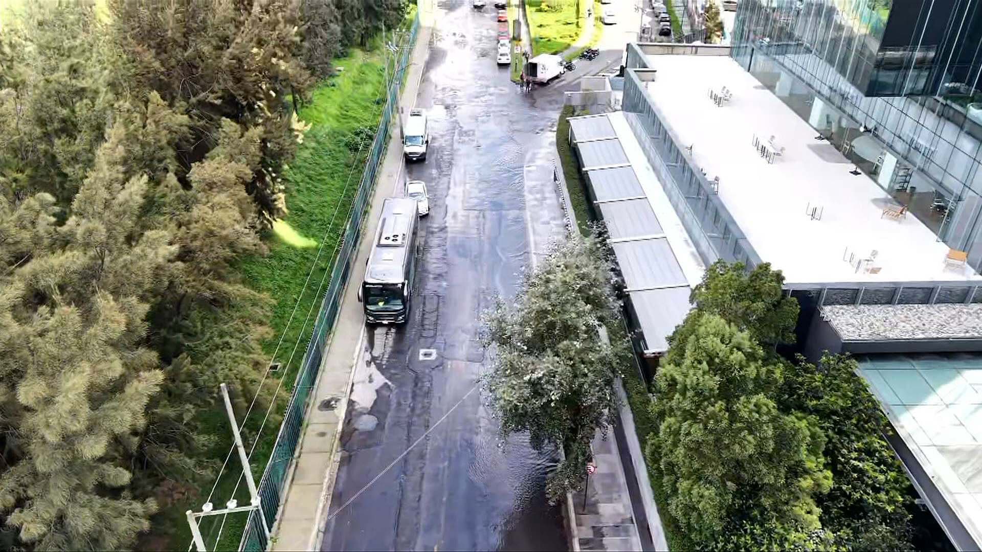 Desde el Aire: Así se Ve la Enorme Fuga de Agua en Santa Fe, Cuajimalpa