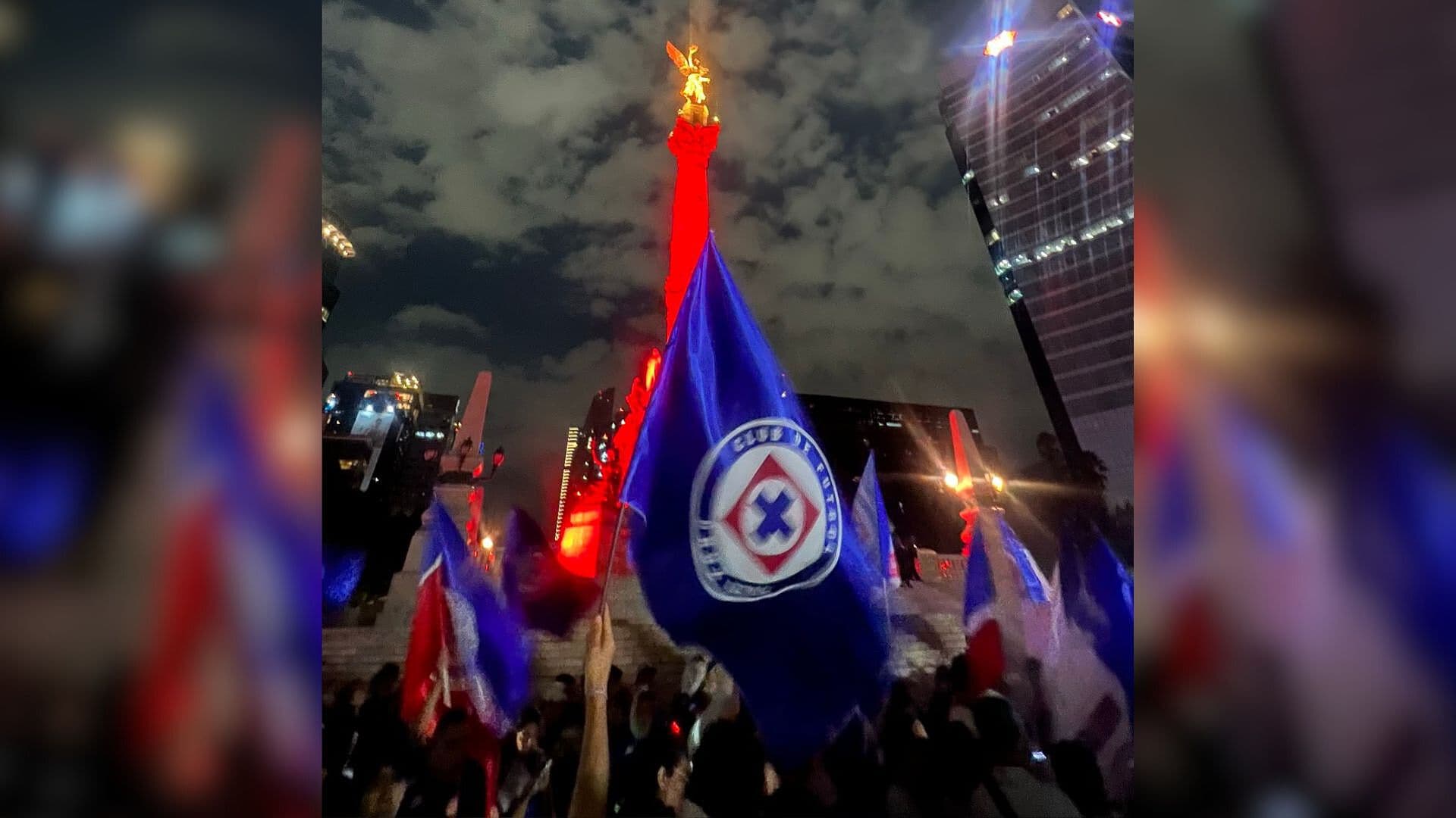 Aficionados de Cruz Azul Celebraron Título de Campeón de Campeones en el Ángel