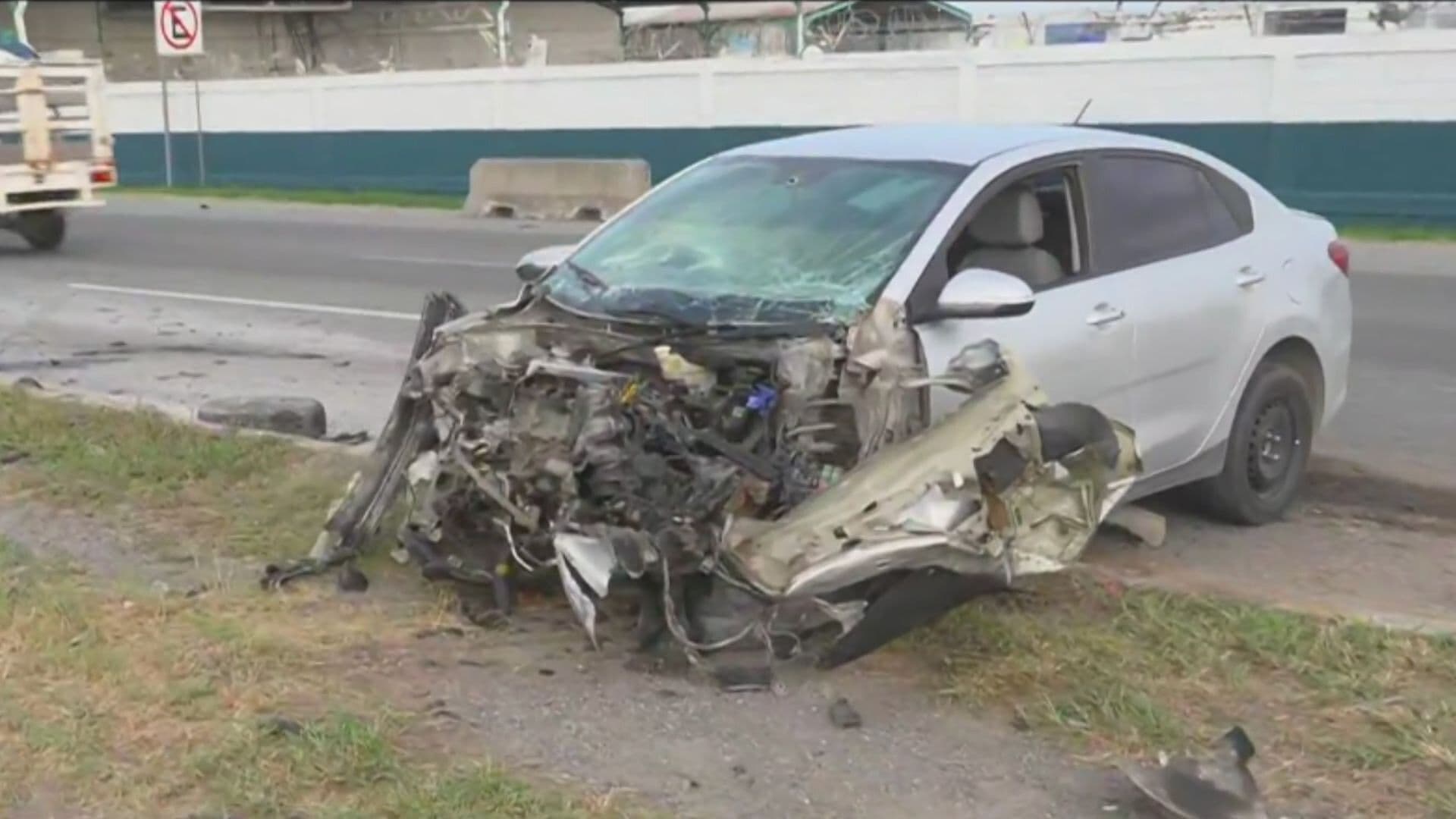 Pierde el Control y Choca en Carretera a Laredo en Apodaca, Nuevo León