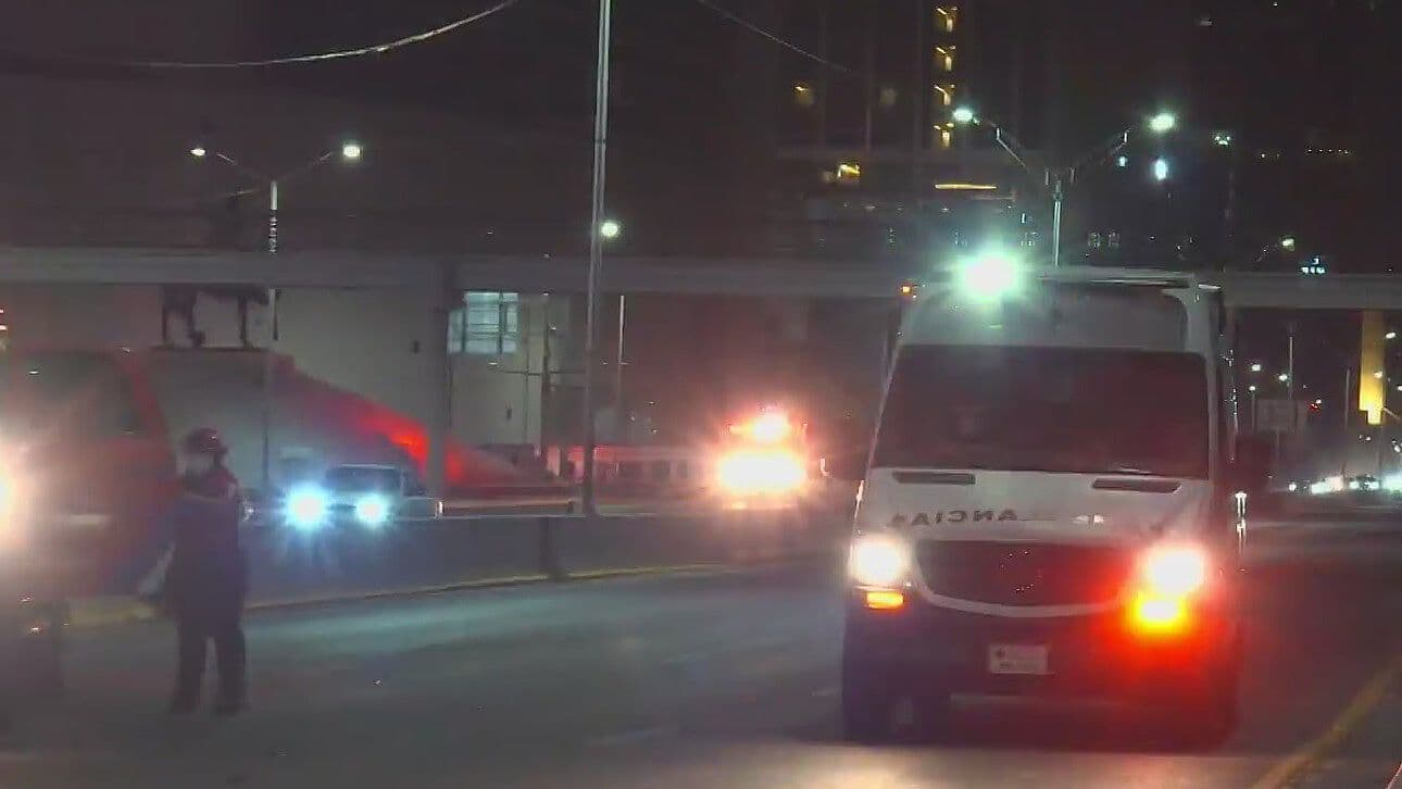 Queda Herido Motociclista Tras Choque Contra Camioneta en Monterrey