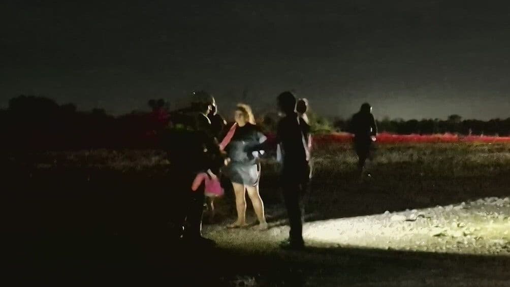 Quedan Varados en Embarcación en Linares