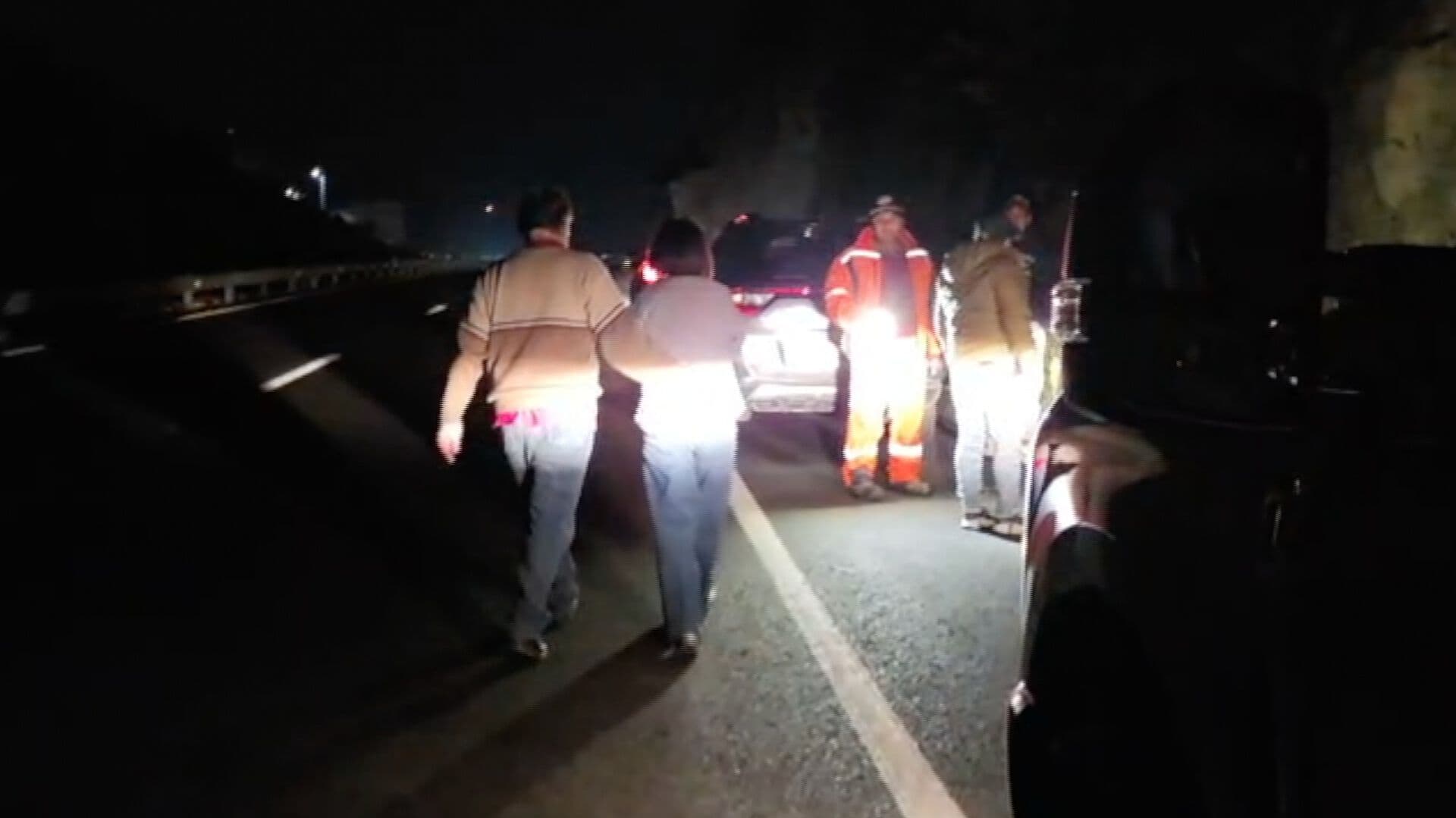 Asalto Autopista Puebla Atlixco Atlixcáyotl Vehículo Luces Patrulla Sin Seguridad