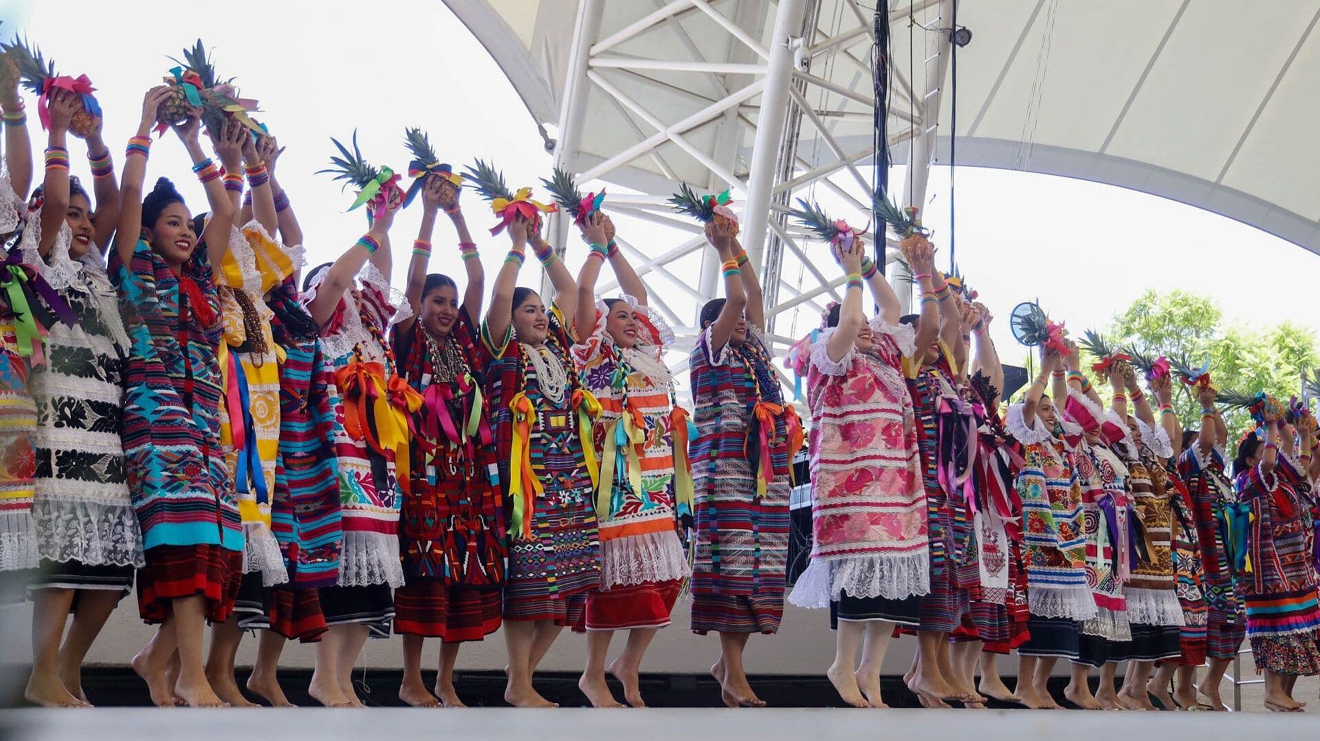 Guelaguetza 2026: Así se Vive la Octava del Lunes del Cerro con el Tradicional Baile de la Piña
