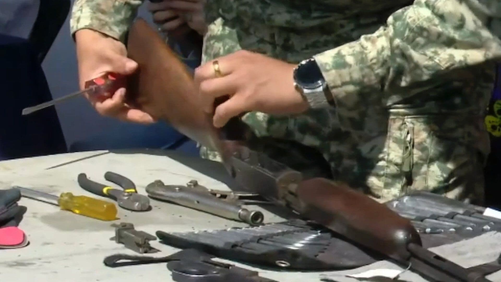 Realizan Campaña para el Canje de Armas en la Plaza Principal de León Guanajuato