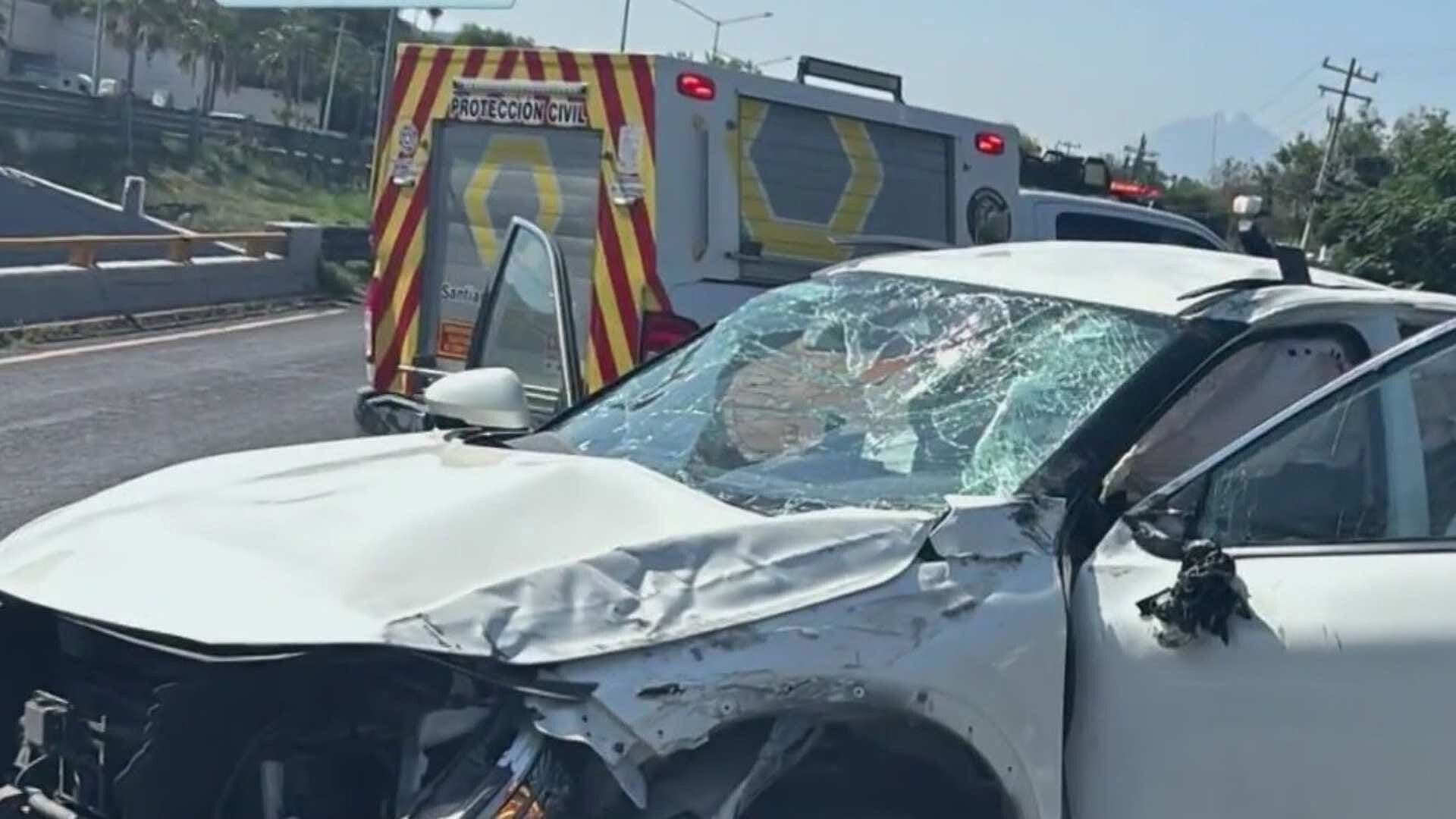 Continúan Accidentes, Ahora Participan 3 Carros en Choque en Carretera Nacional