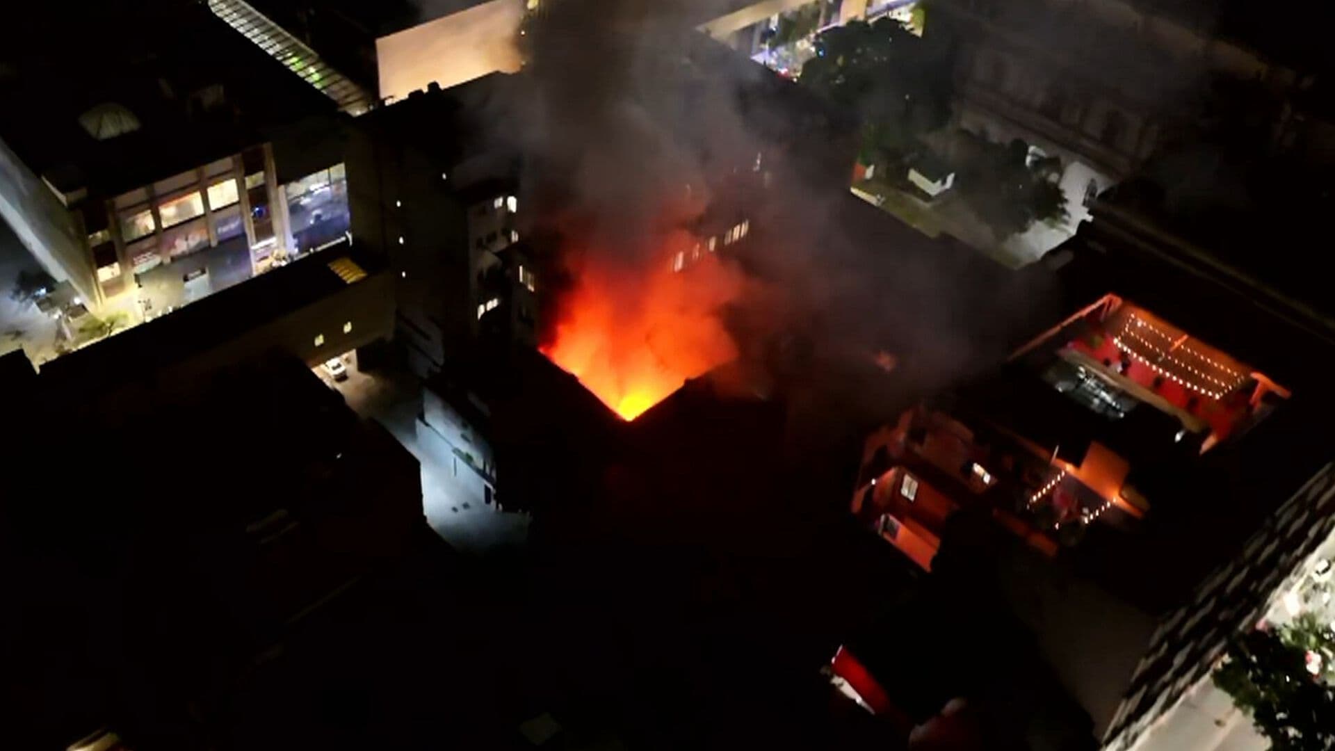 Incendio Hoy en Centro CDMX: Desde el Aire: Así se Ve Enorme Columna de Humo y Llamas