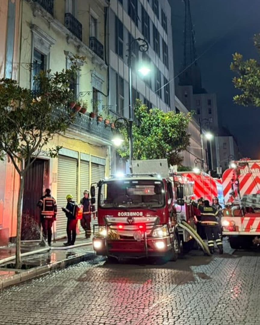 Controlan Incendio en Bodega de Isabela Católica: Maletas y Mochilas, Reducidas en Cenizas
