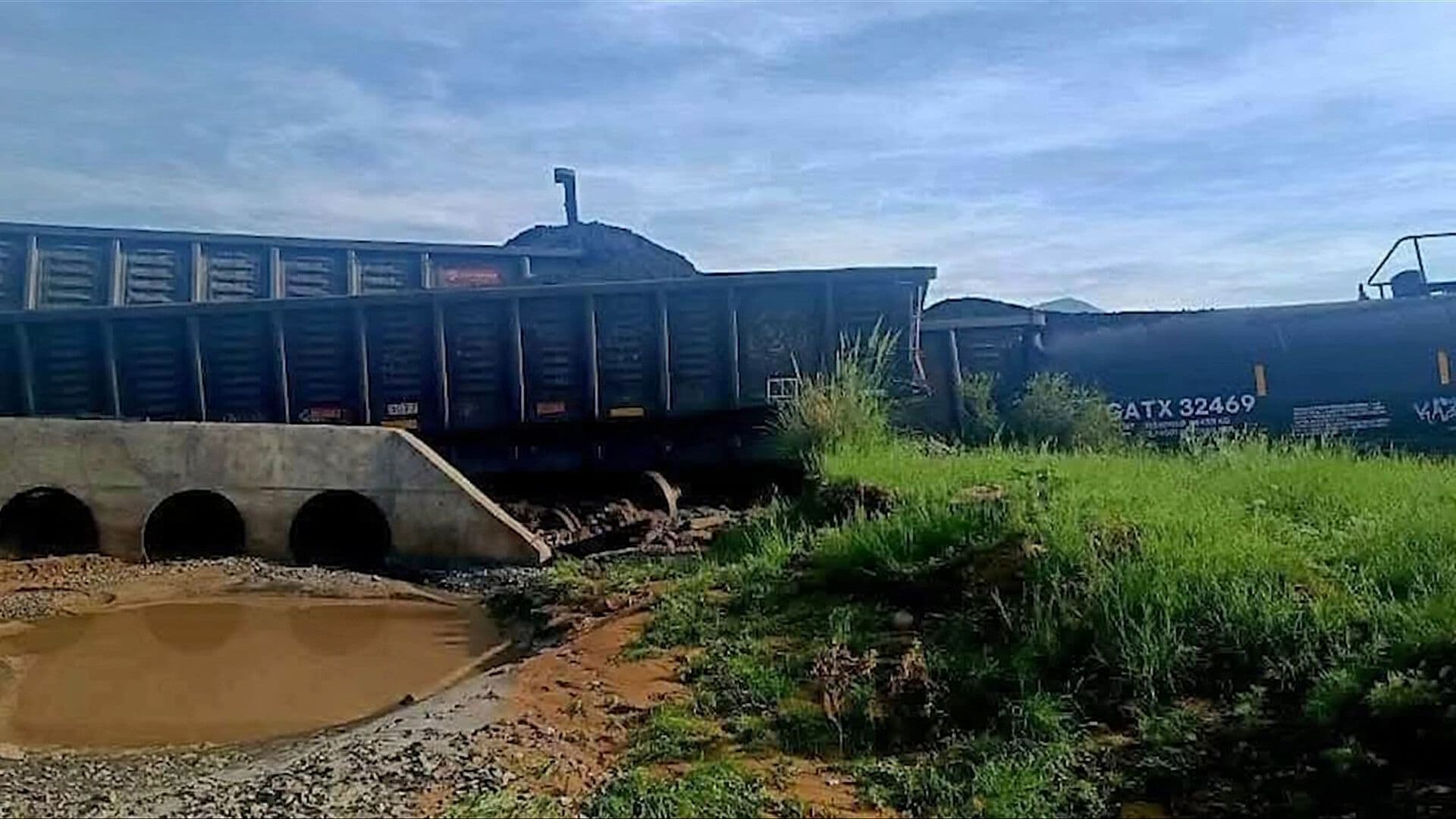 Naco, Sonora, Está en Alerta Tras Descarrilamiento de Tren con Material Químico