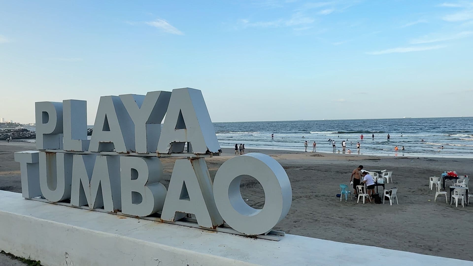 Bañistas Continúan Arribando a Playas Tumbao y José Martí de Veracruz a Pesar de que COFEPRIS Dice NO Son Aptas Para Uso Recreativo por Contaminación