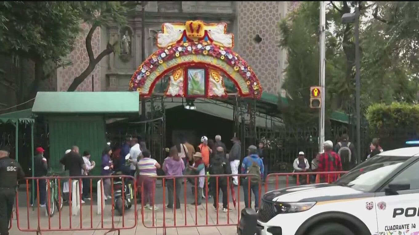 Llegan Creyentes de San Judas a la Iglesia de San Hipólito Hoy