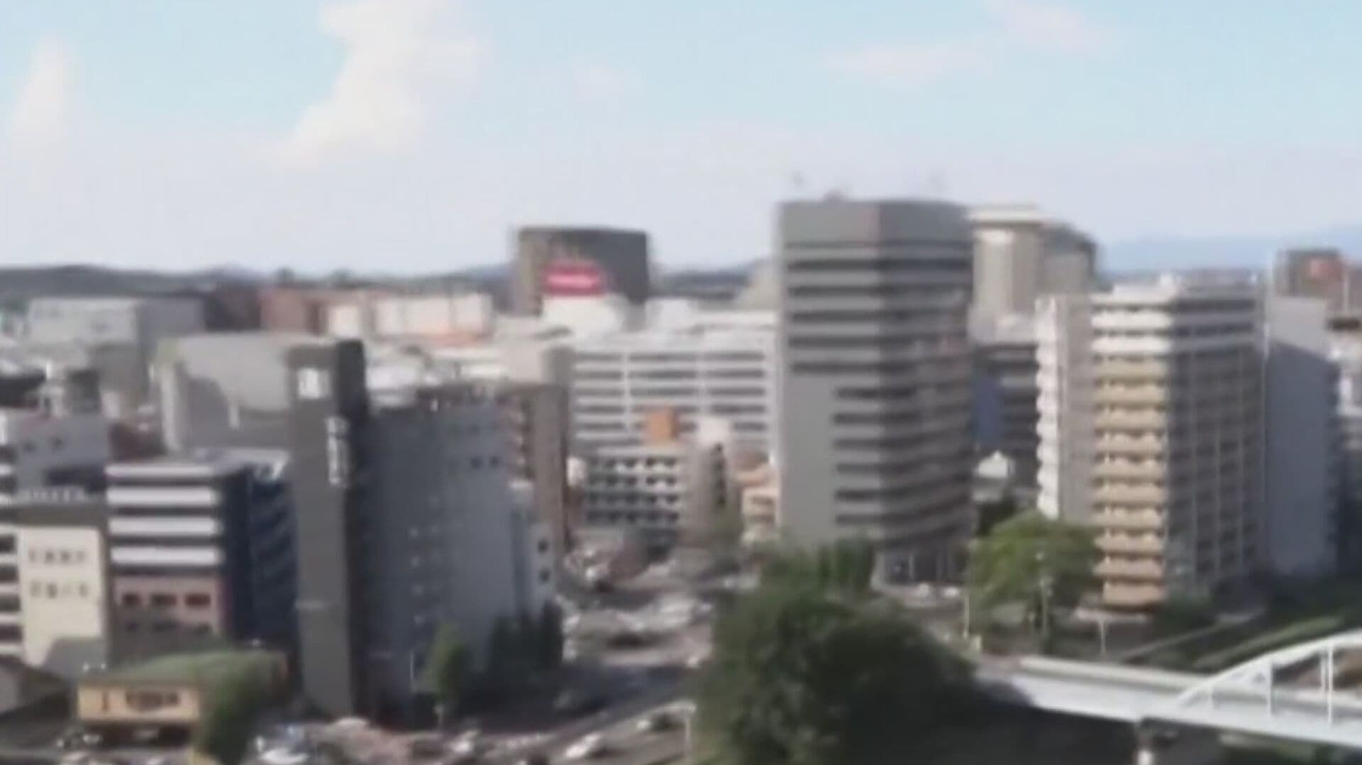 VIDEOS del Momento Exacto del Terremoto de 7.1 que Azotó a Kumamoto, Japón