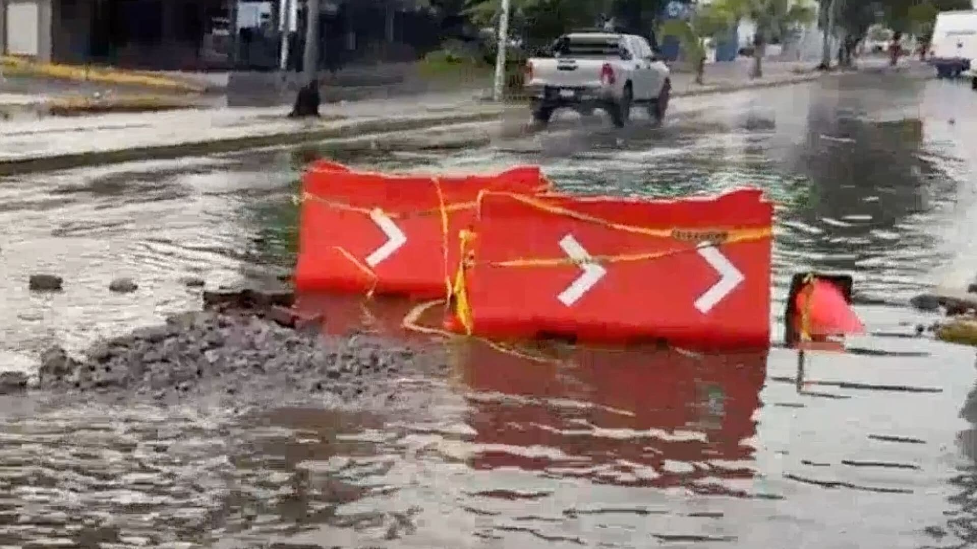 Obra e Inundación Provoca Reducción de Carriles en Prolongación Salvador Díaz Mirón de Veracruz